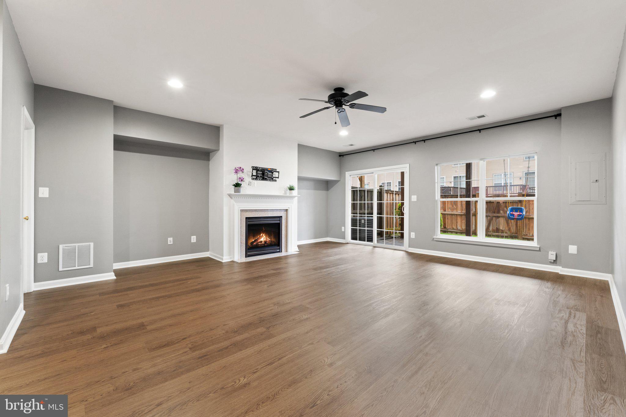 PEMBROOKE - Residential