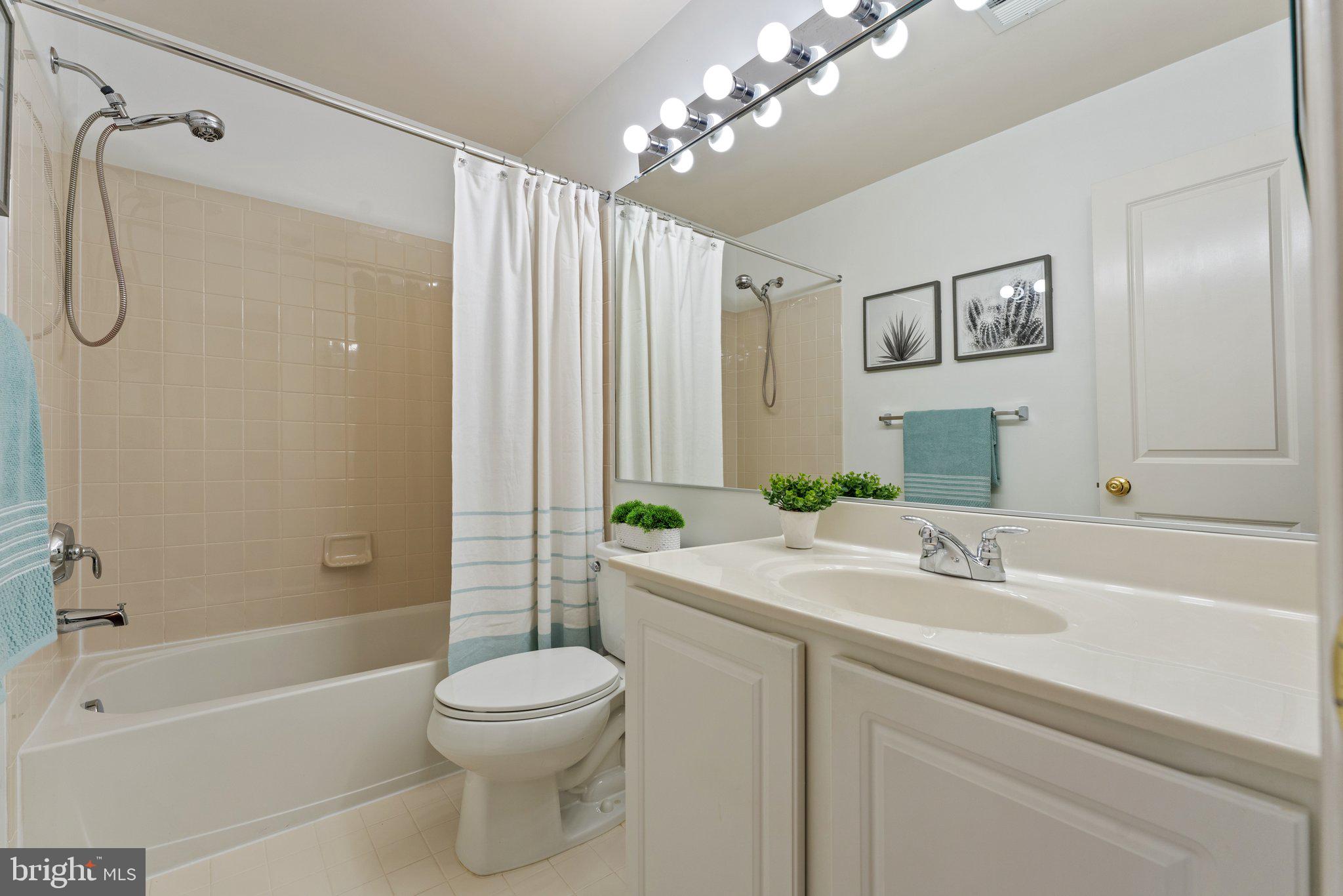 PEMBROOKE - Residential