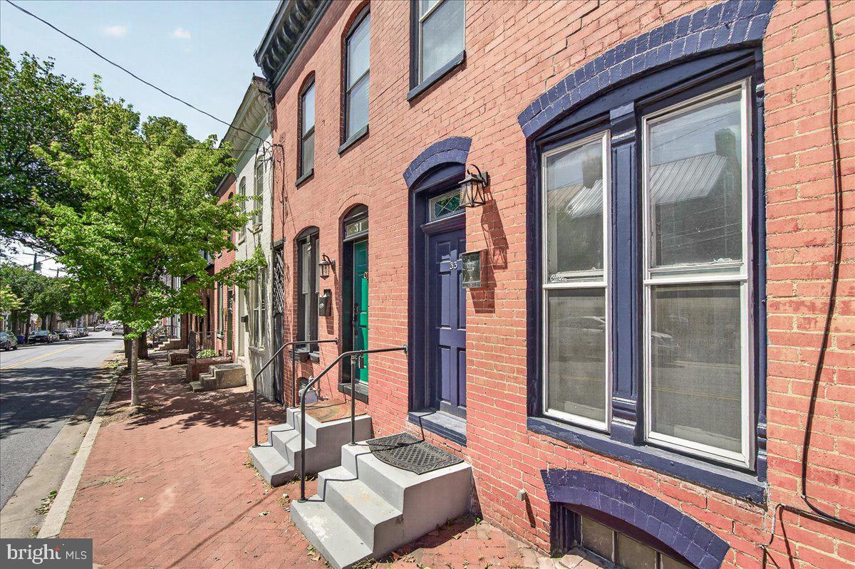 DOWNTOWN - Residential
