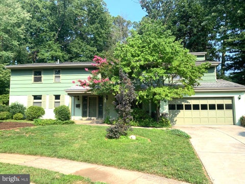Photo of 103 Sanoey Circle SE, VIENNA, VA 22180 (MLS # VAFX2329034)