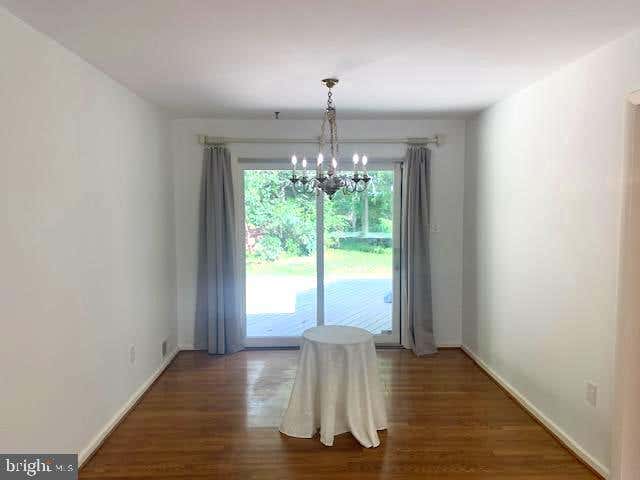 Photo of 103 Sanoey Circle SE, VIENNA, VA 22180 (MLS # VAFX2329034)