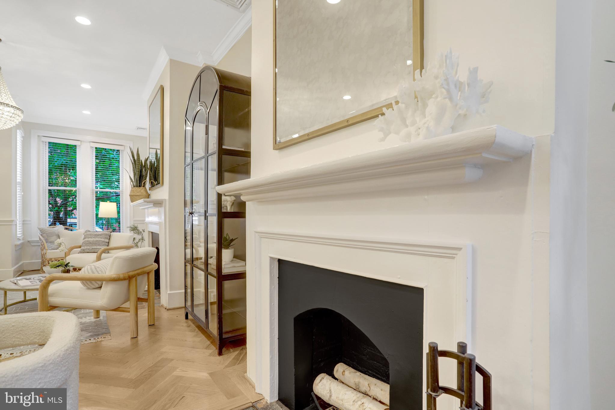 OLD TOWN ALEXANDRIA - Residential