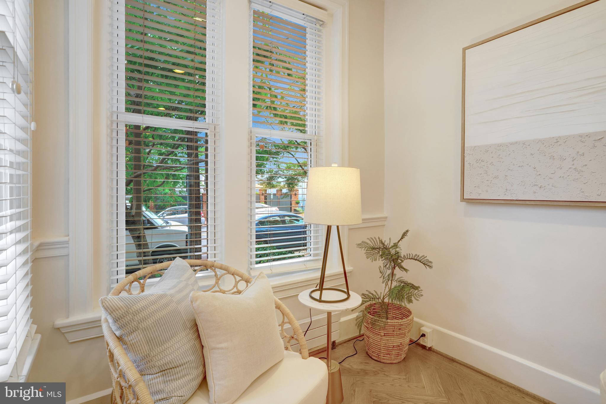 OLD TOWN ALEXANDRIA - Residential