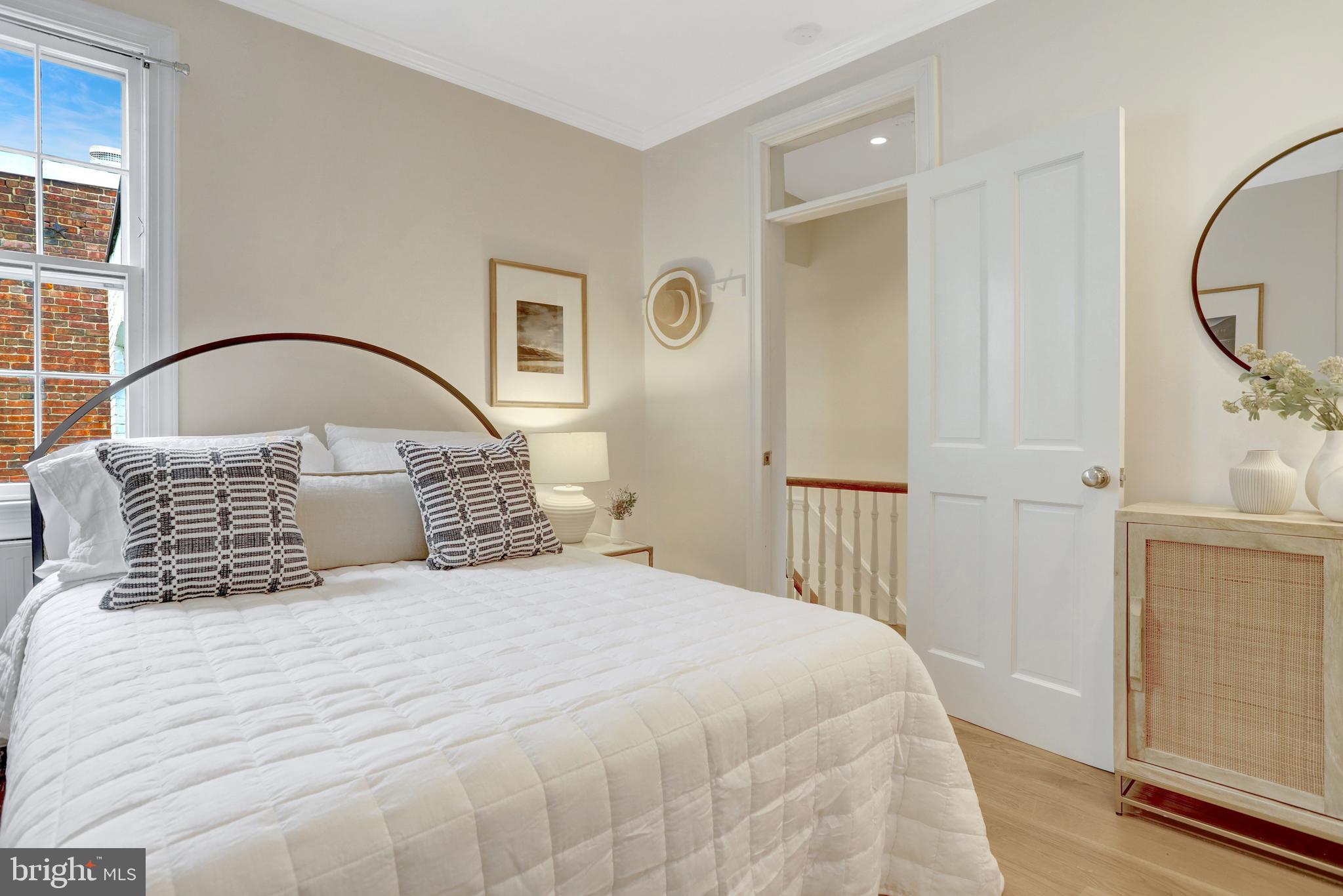 OLD TOWN ALEXANDRIA - Residential