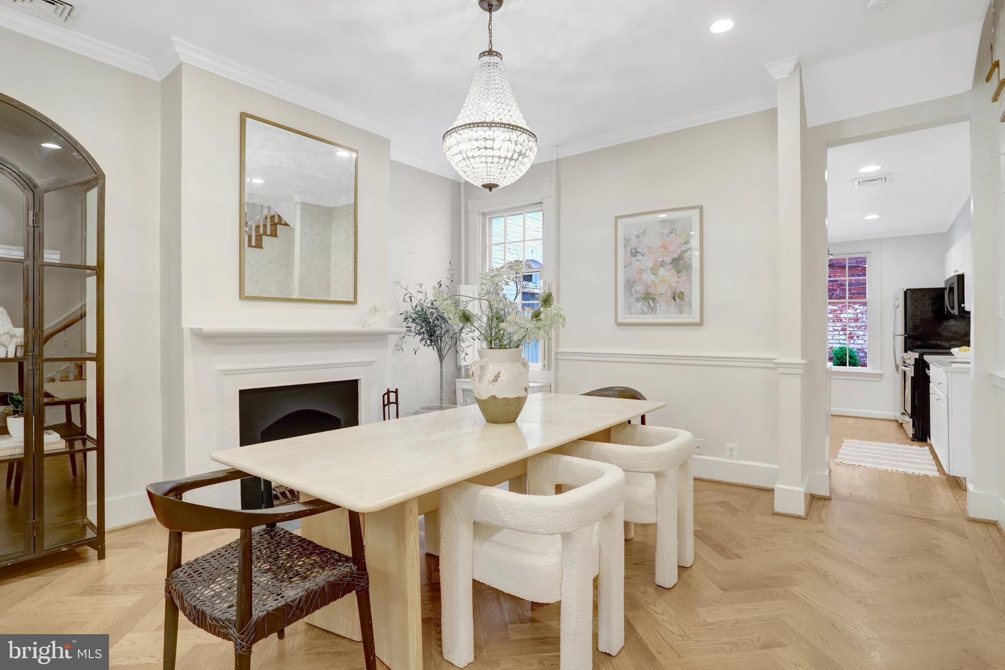 OLD TOWN ALEXANDRIA - Residential