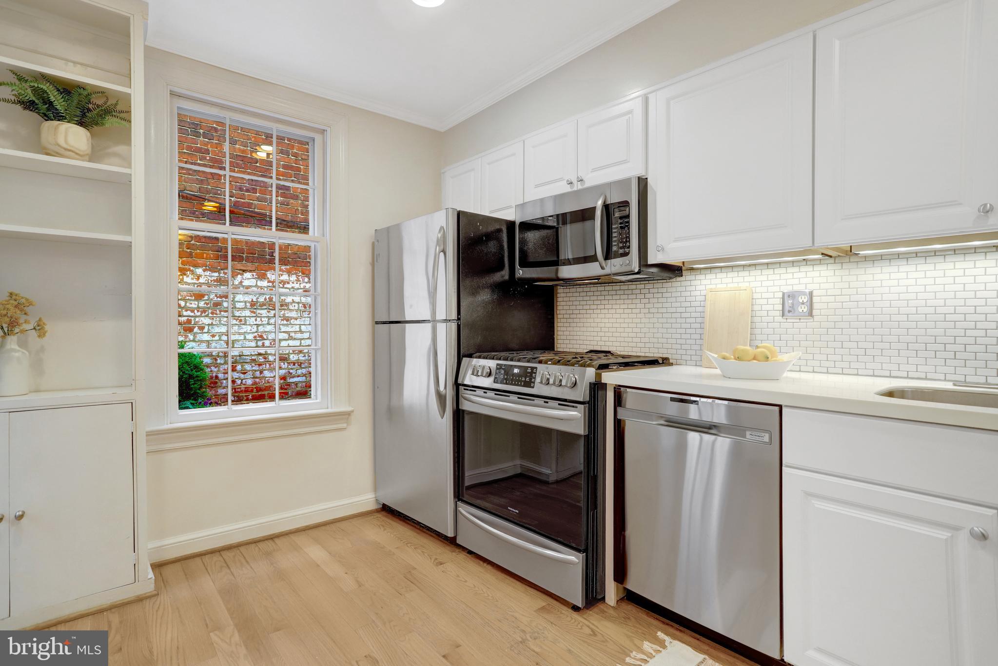 OLD TOWN ALEXANDRIA - Residential