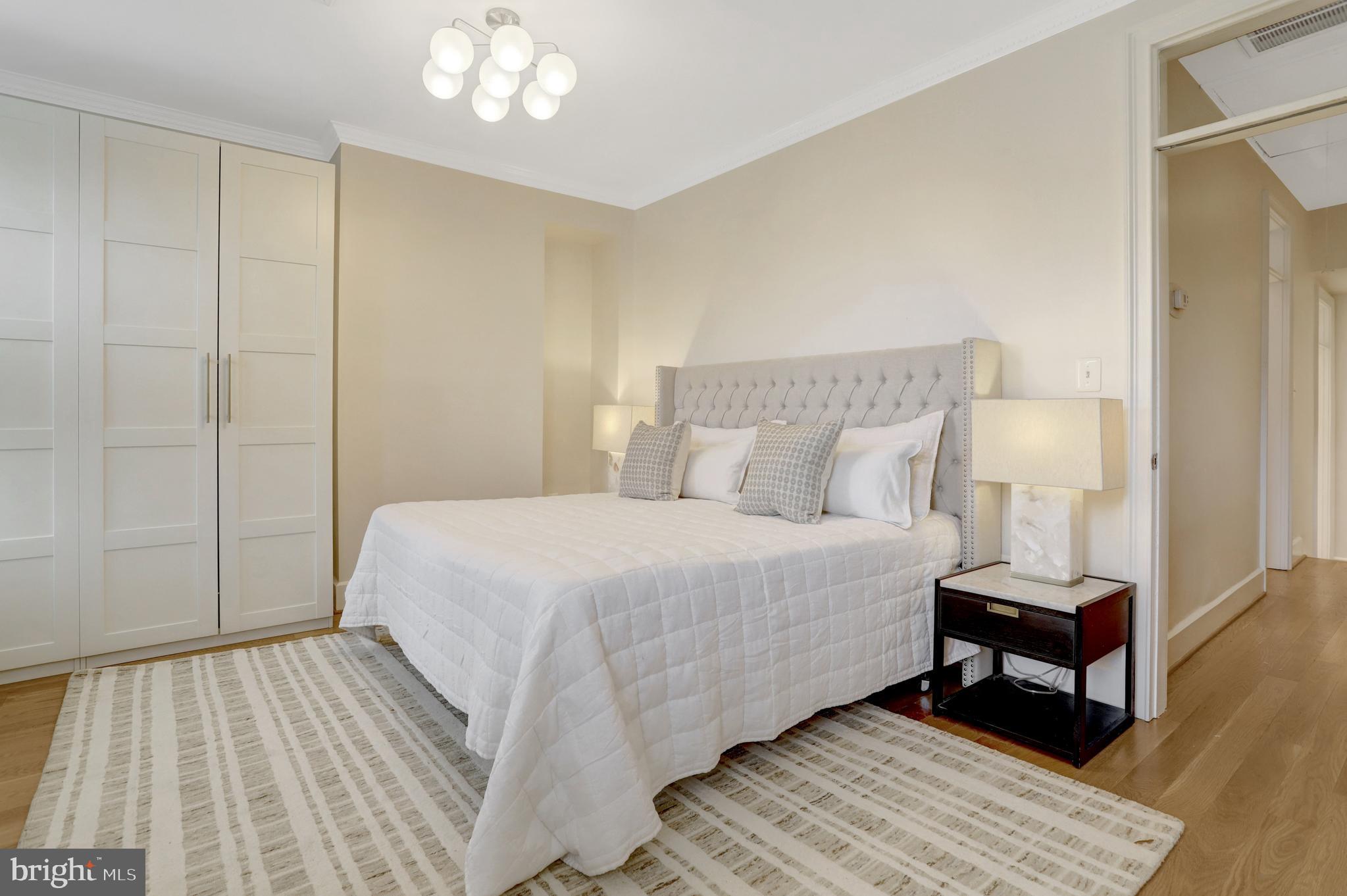 OLD TOWN ALEXANDRIA - Residential