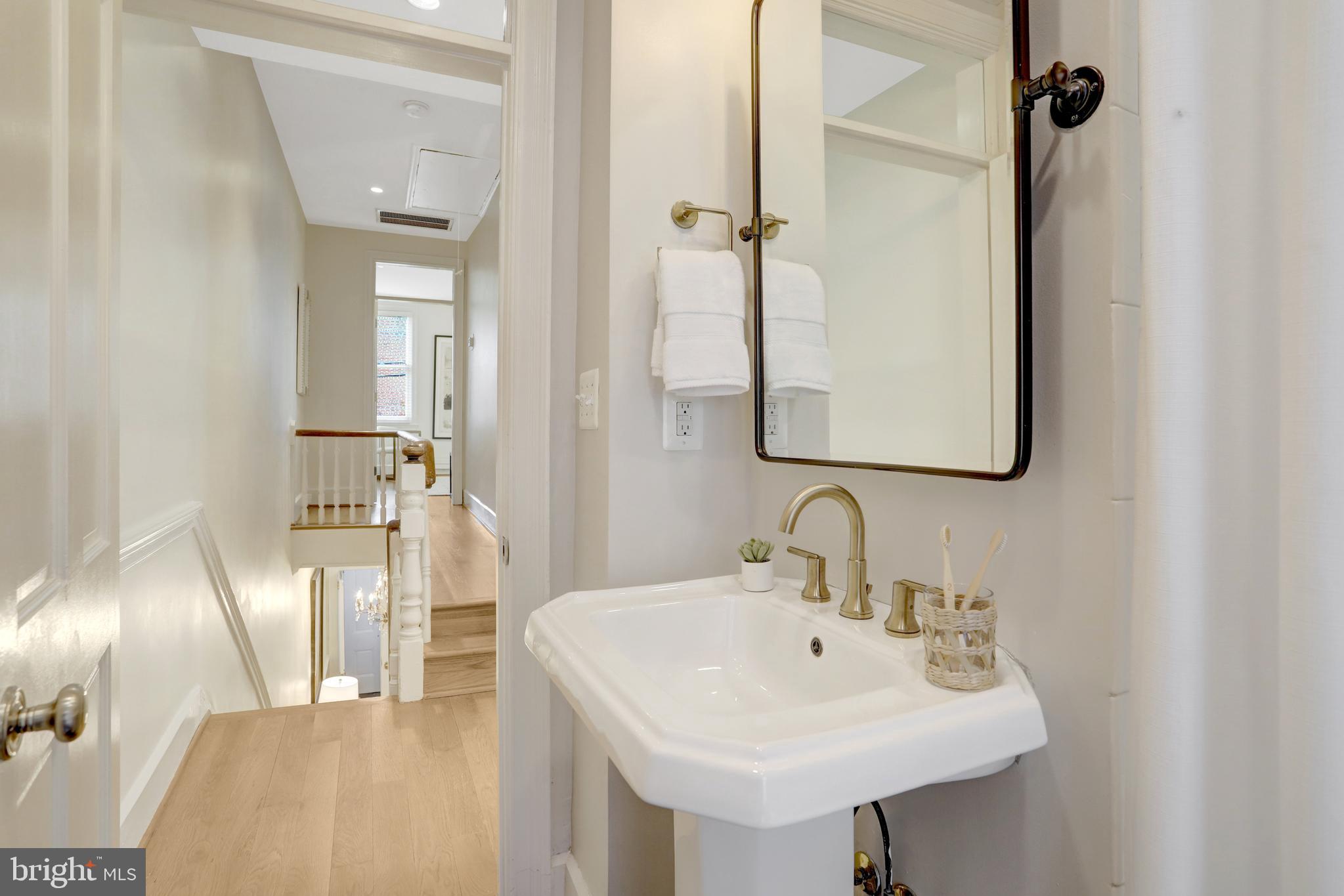 OLD TOWN ALEXANDRIA - Residential