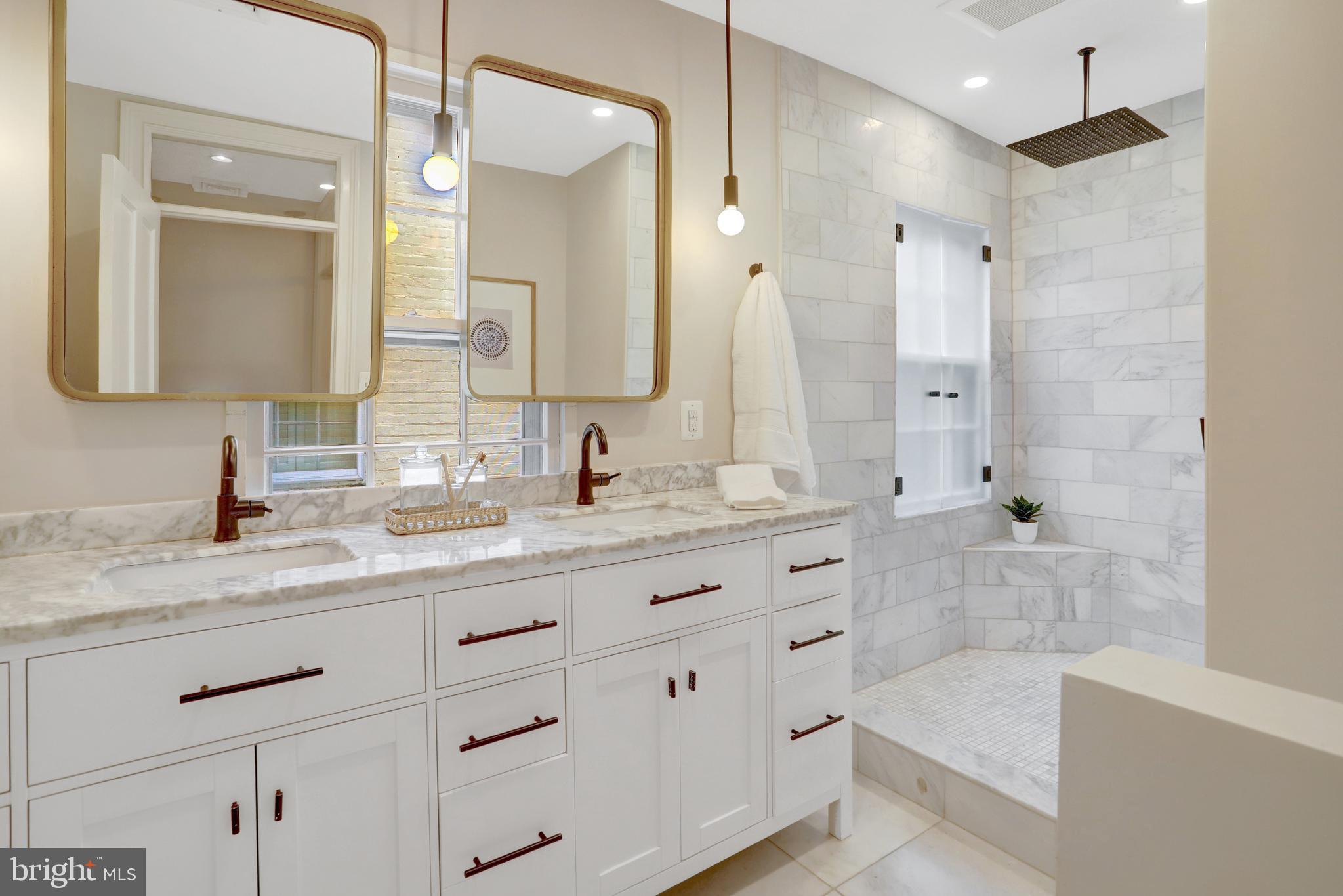 OLD TOWN ALEXANDRIA - Residential