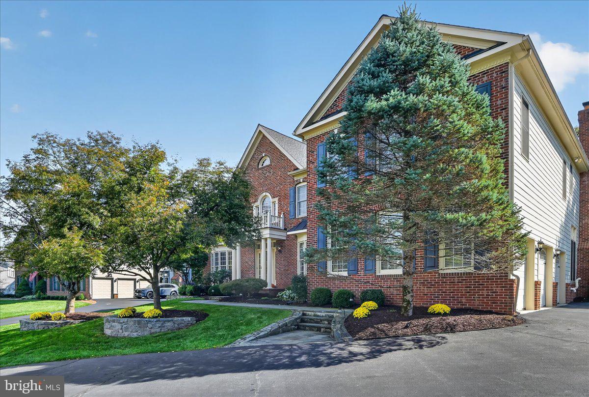 5861 SADDLE DOWNS PLACE