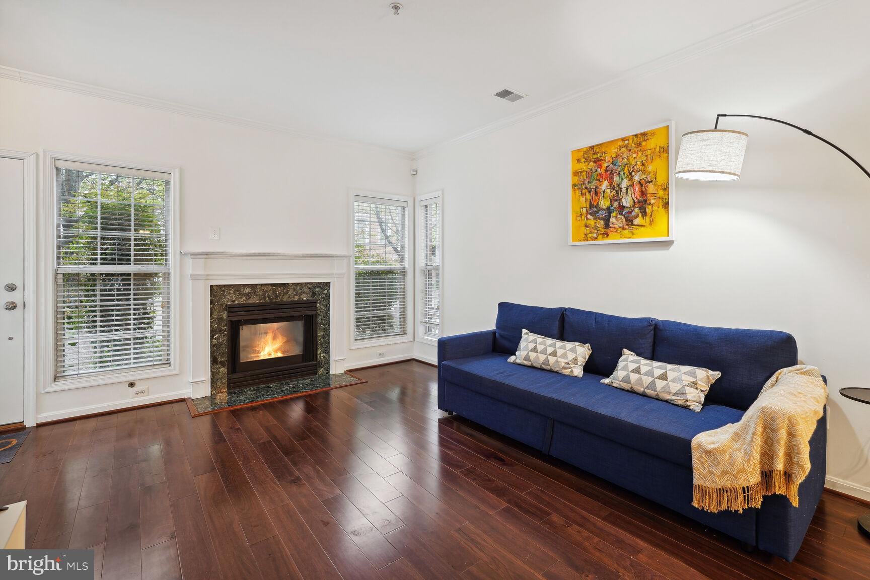 4688 LAWTON WAY 003