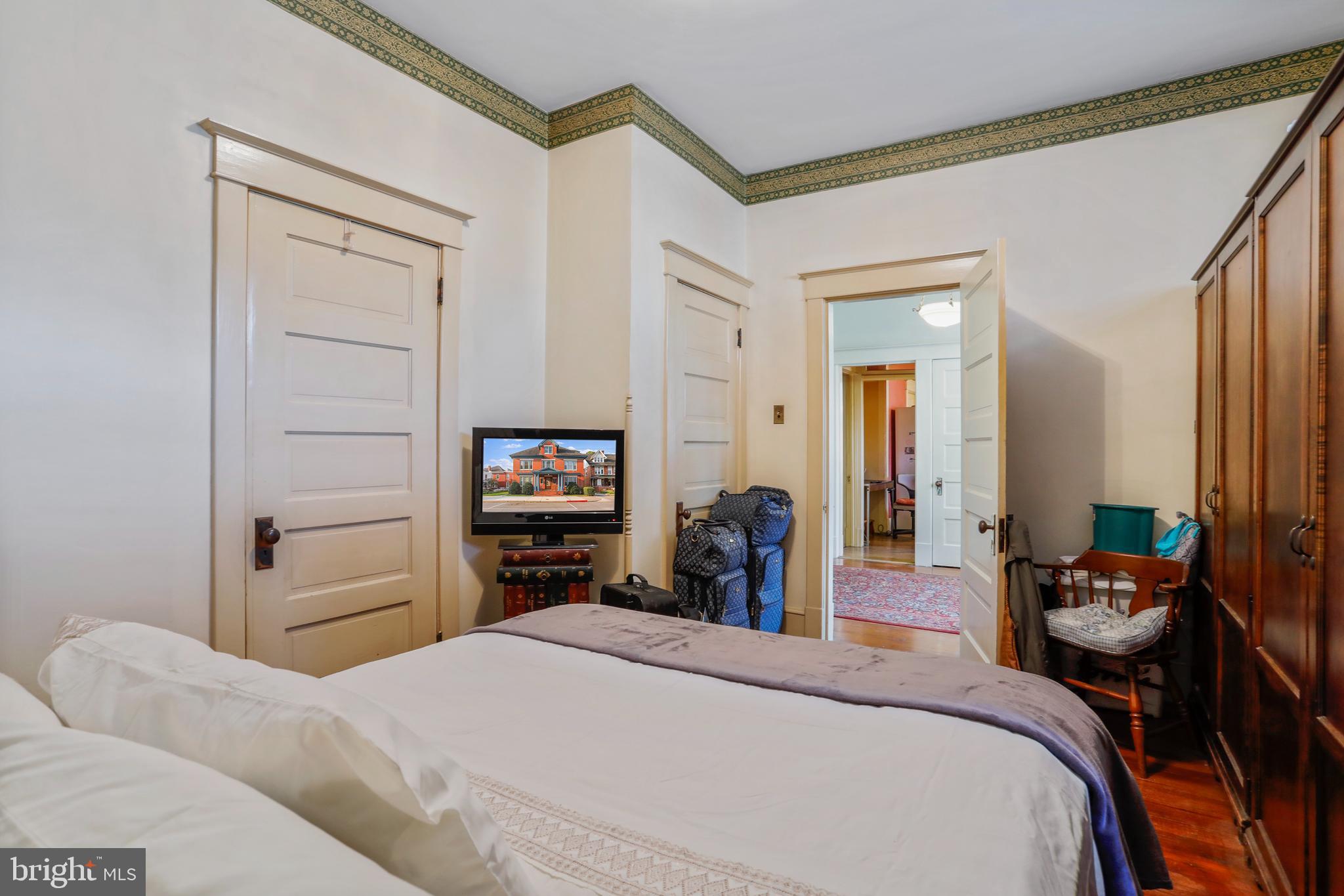 HAGERSTOWN - Residential