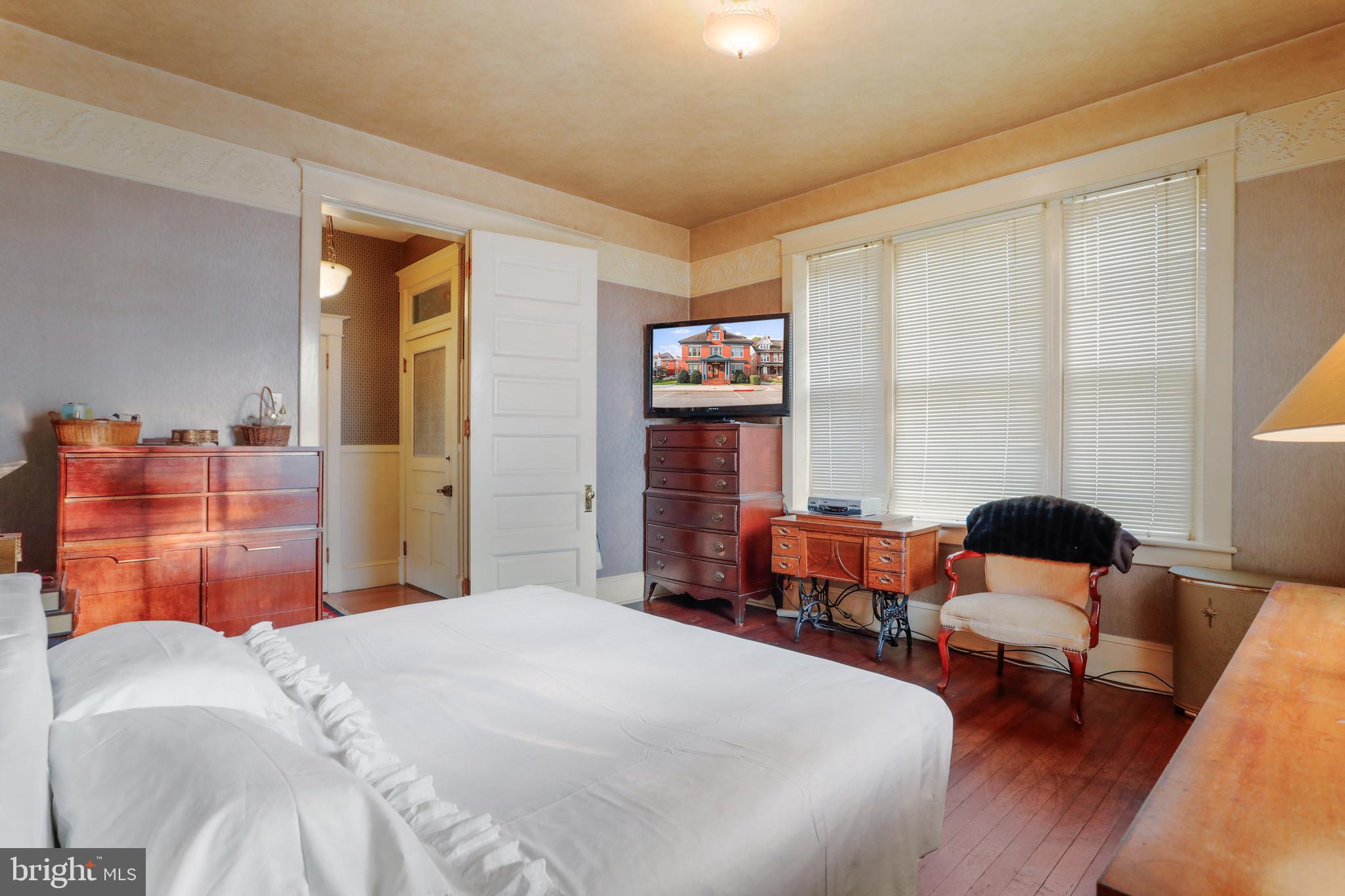 HAGERSTOWN - Residential