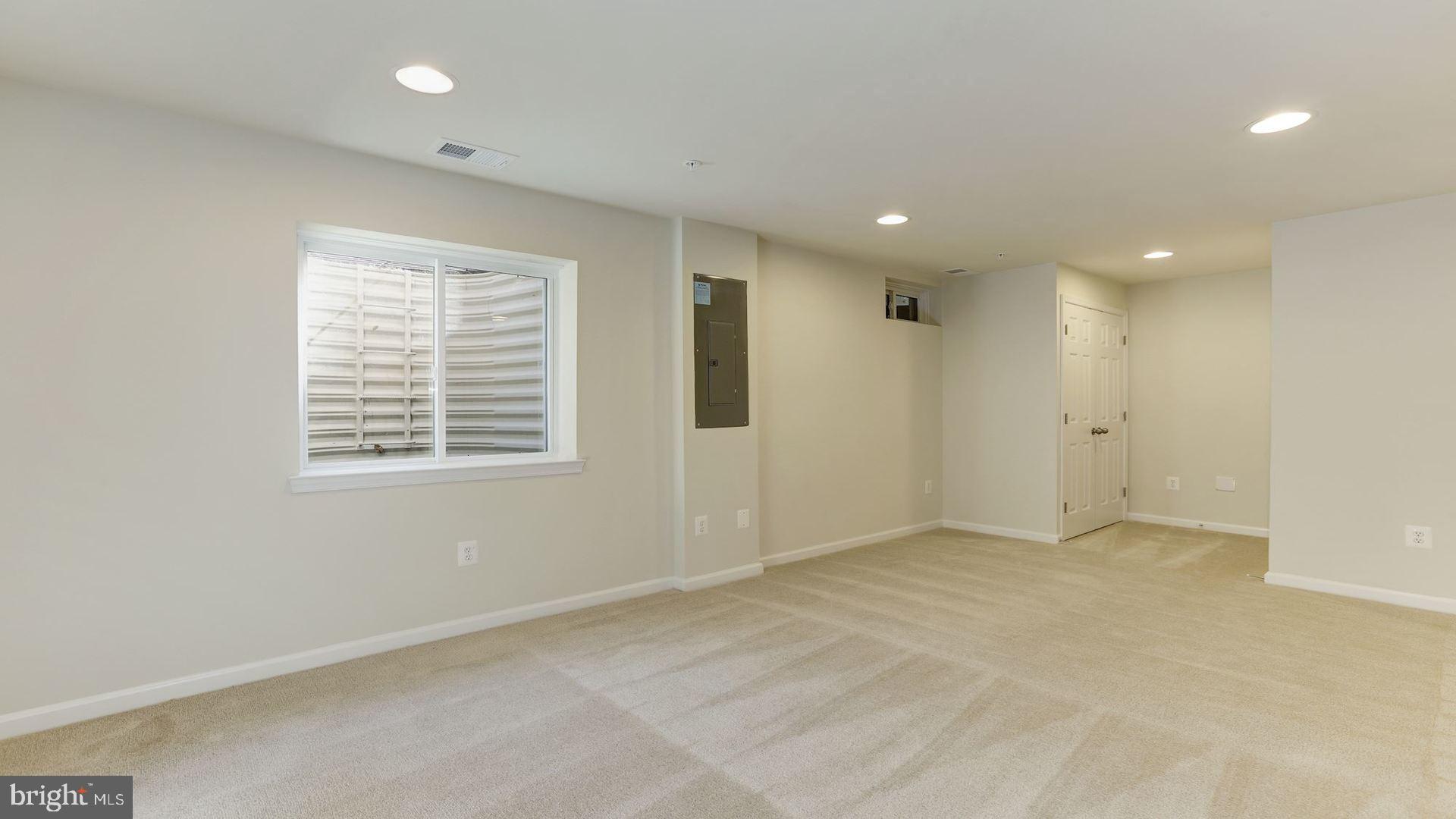 BRICK YARD STATION - Residential