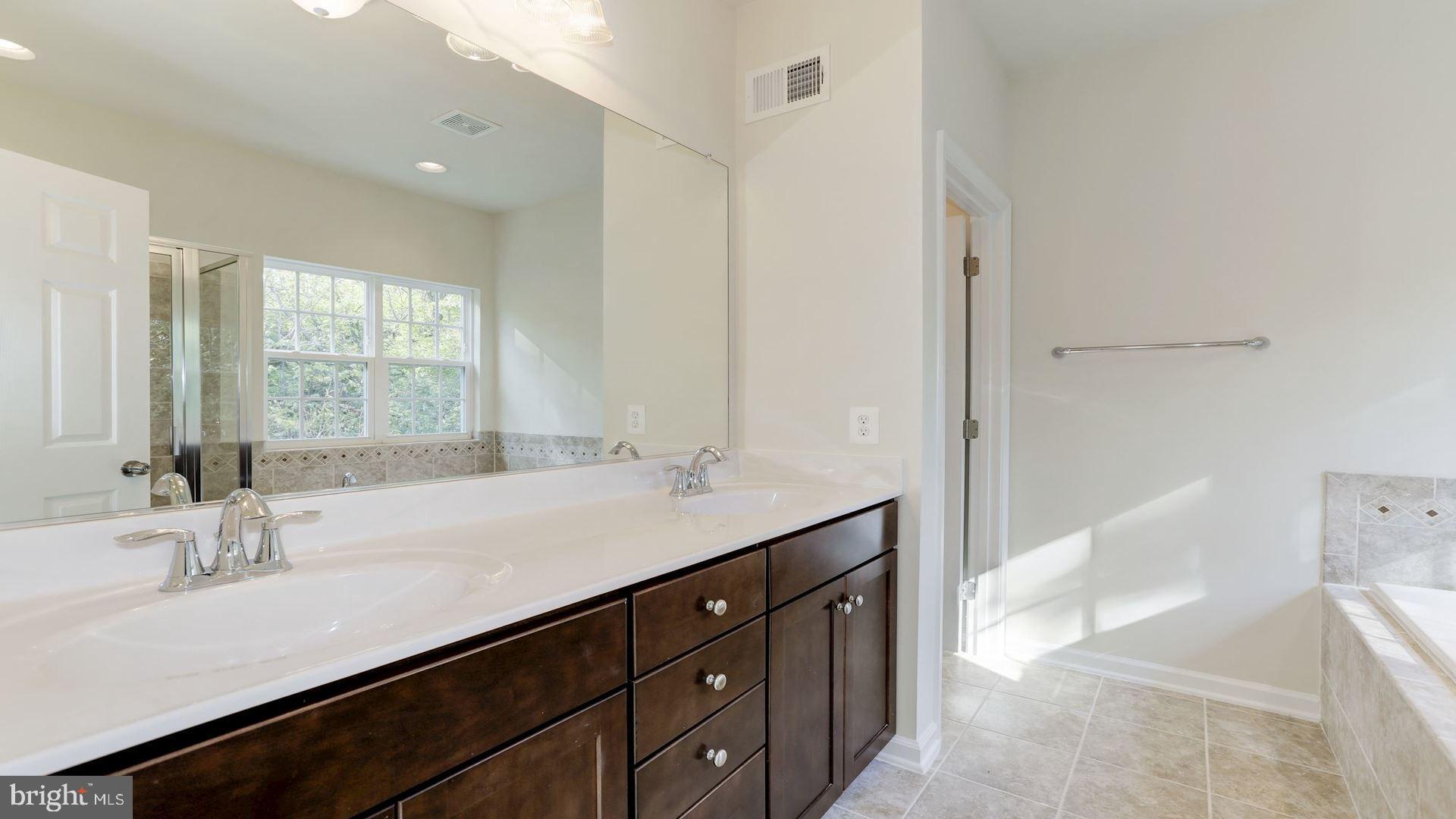 BRICK YARD STATION - Residential