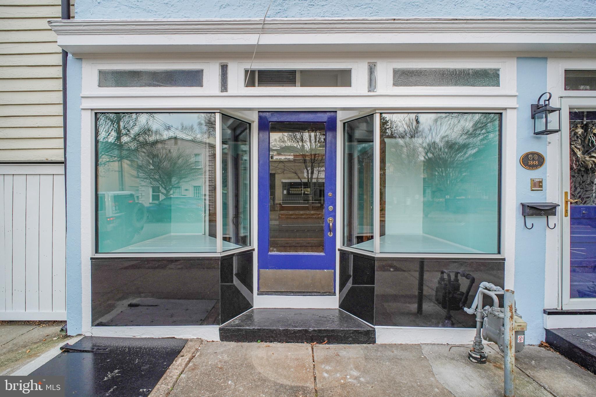 1109 CAROLINE STREET