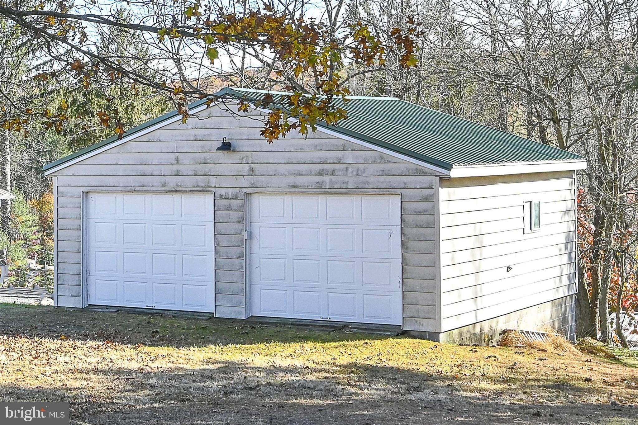 LAKE WYNONAH - Residential