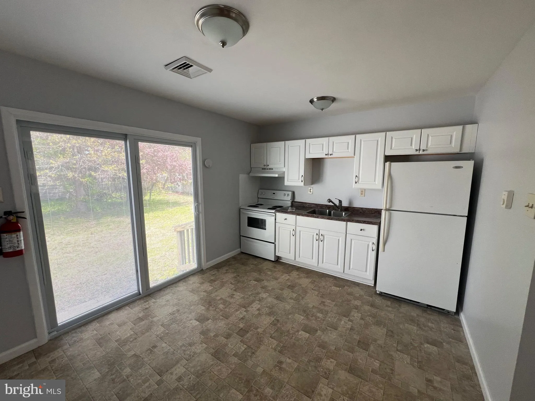 Villas, New Jersey 08251, United States, 2 Bedrooms Bedrooms, ,1 BathroomBathrooms,Residential,Pending,115596