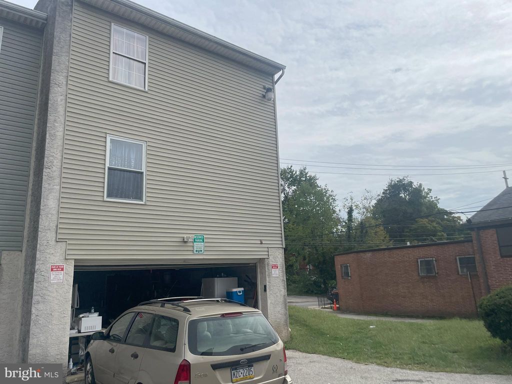 Photo of 32 N Wycombe Avenue, LANSDOWNE, PA 19050 (MLS # PADE2098326)