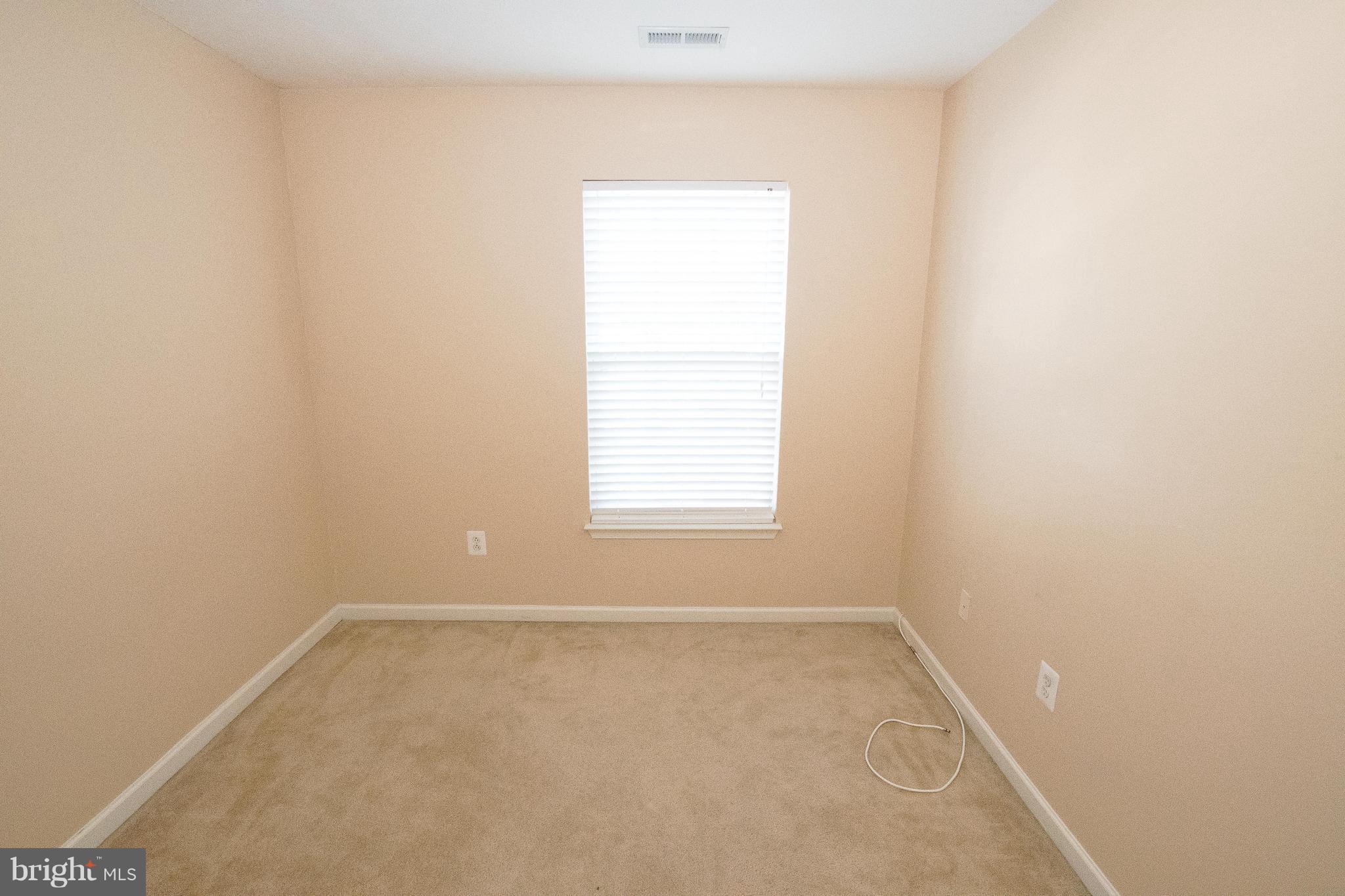 OWINGS MILLS NEWTOWN - Residential Lease