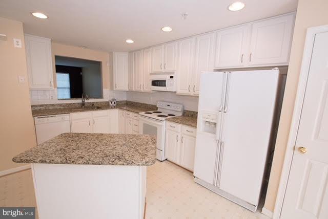 OWINGS MILLS NEWTOWN - Residential Lease