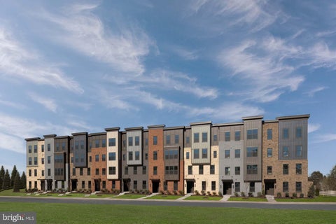 Photo of 43867 Circuit Square Sq #1042A, ASHBURN, VA 20147 (MLS # VALO2129914)
