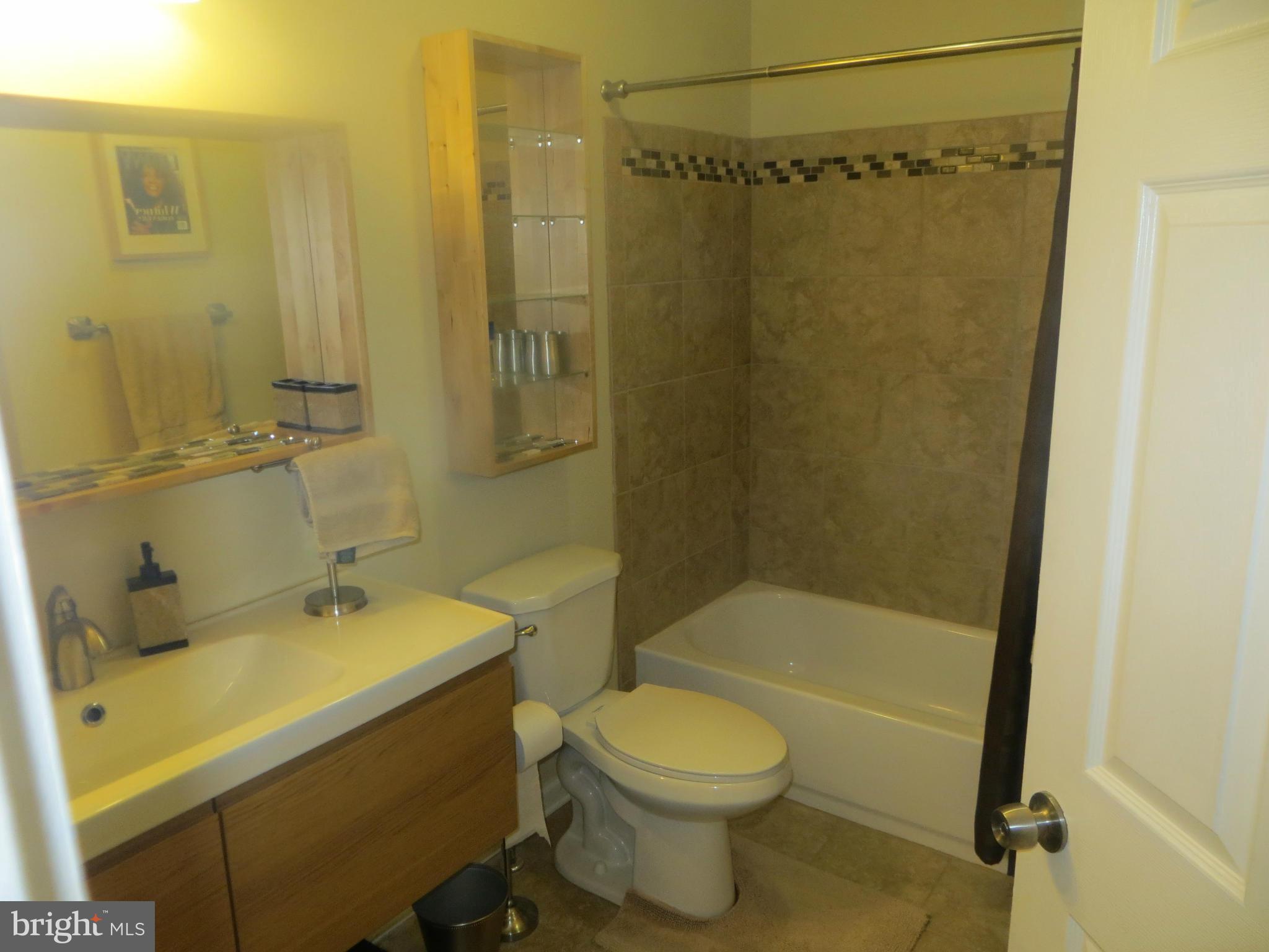 MADISON HILL - Residential Lease