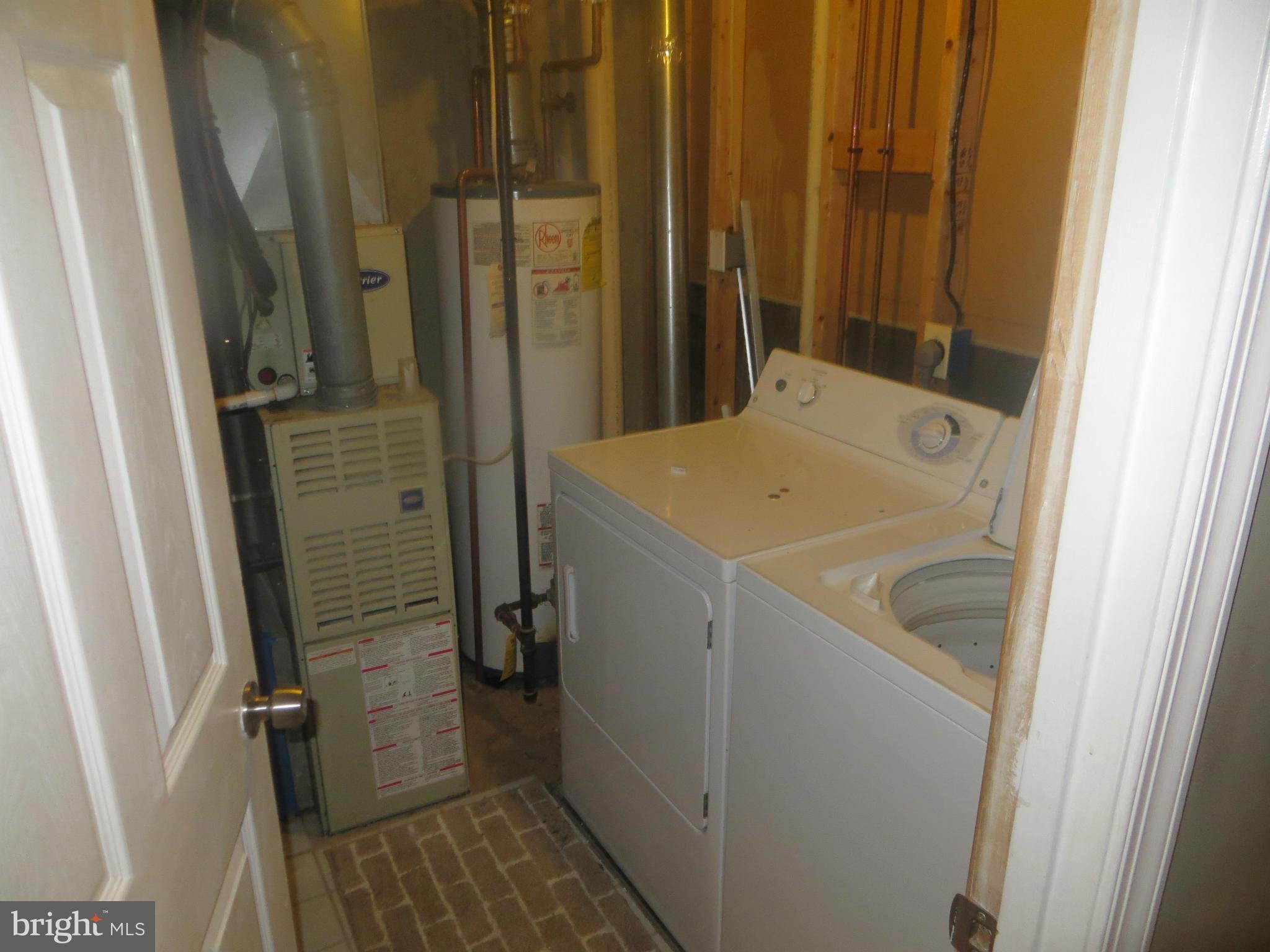 MADISON HILL - Residential Lease