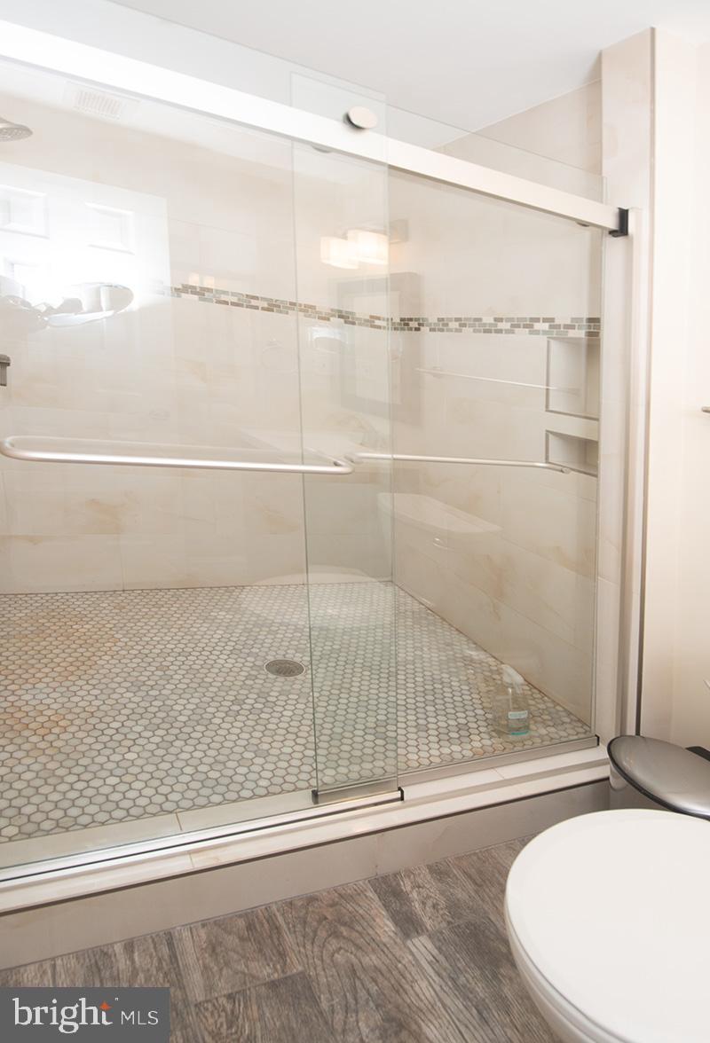 ARROWOOD - Residential Lease