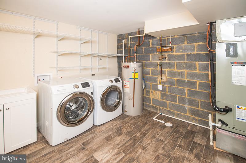 ARROWOOD - Residential Lease