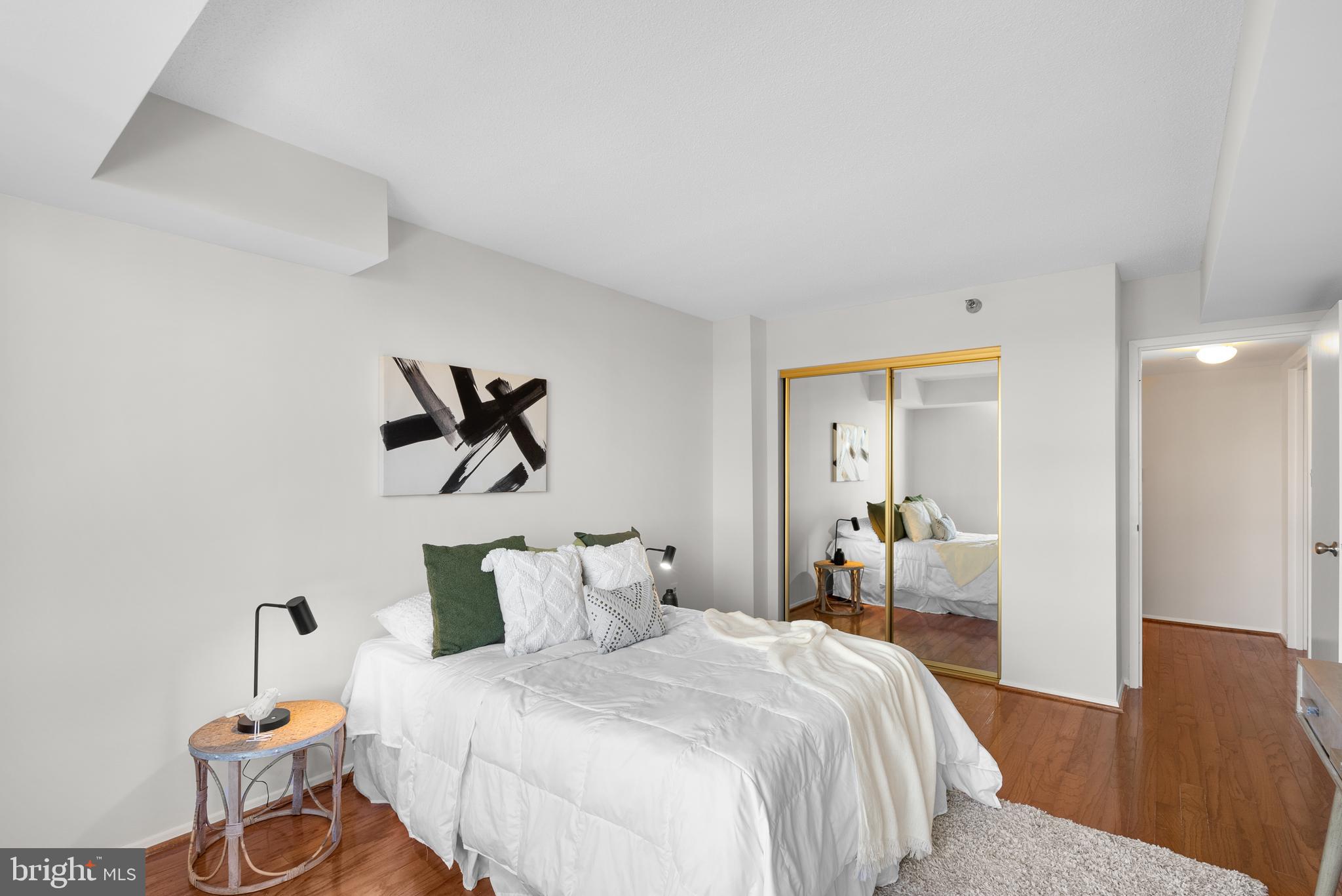 ENCORE OF MCLEAN - Residential