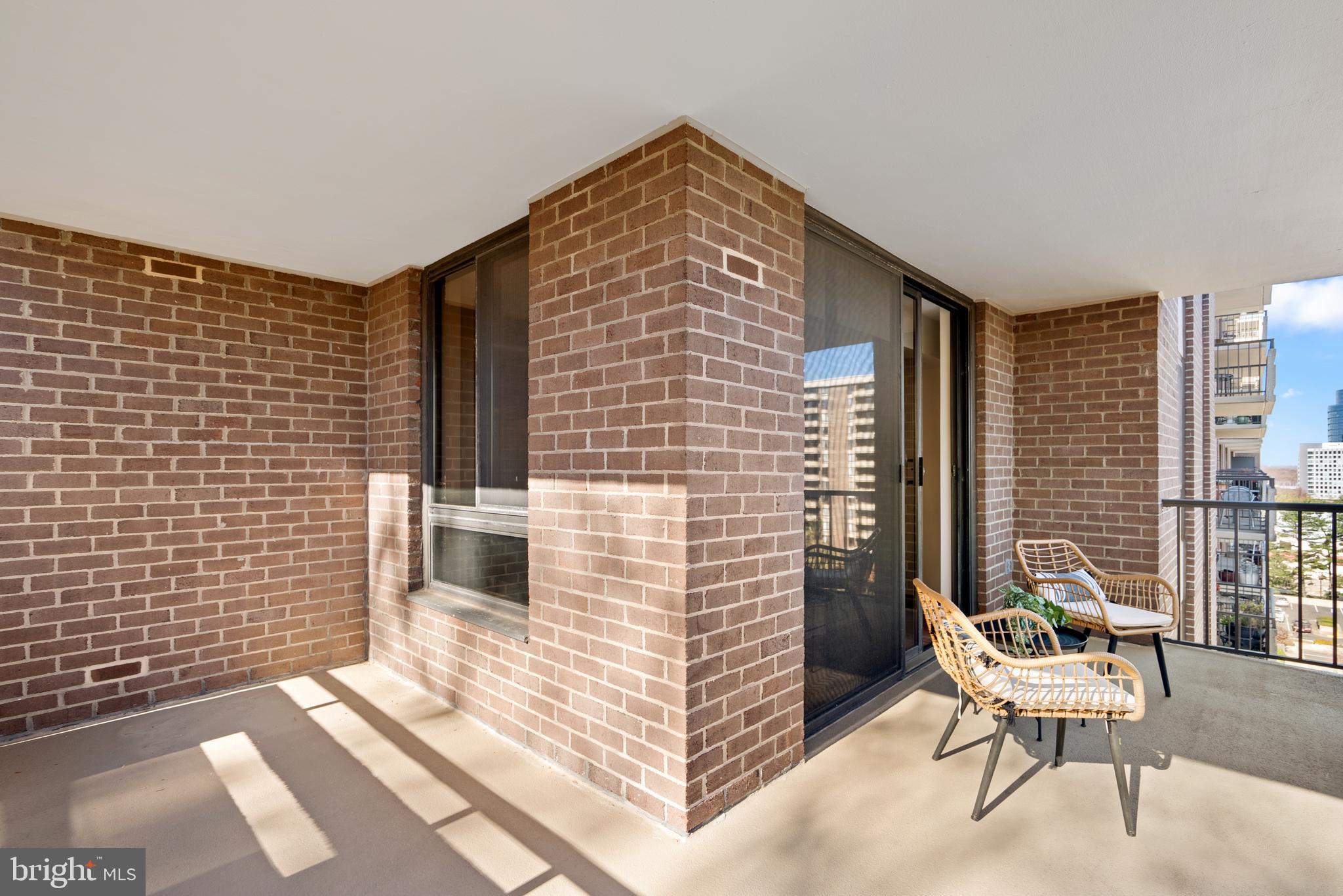 ENCORE OF MCLEAN - Residential