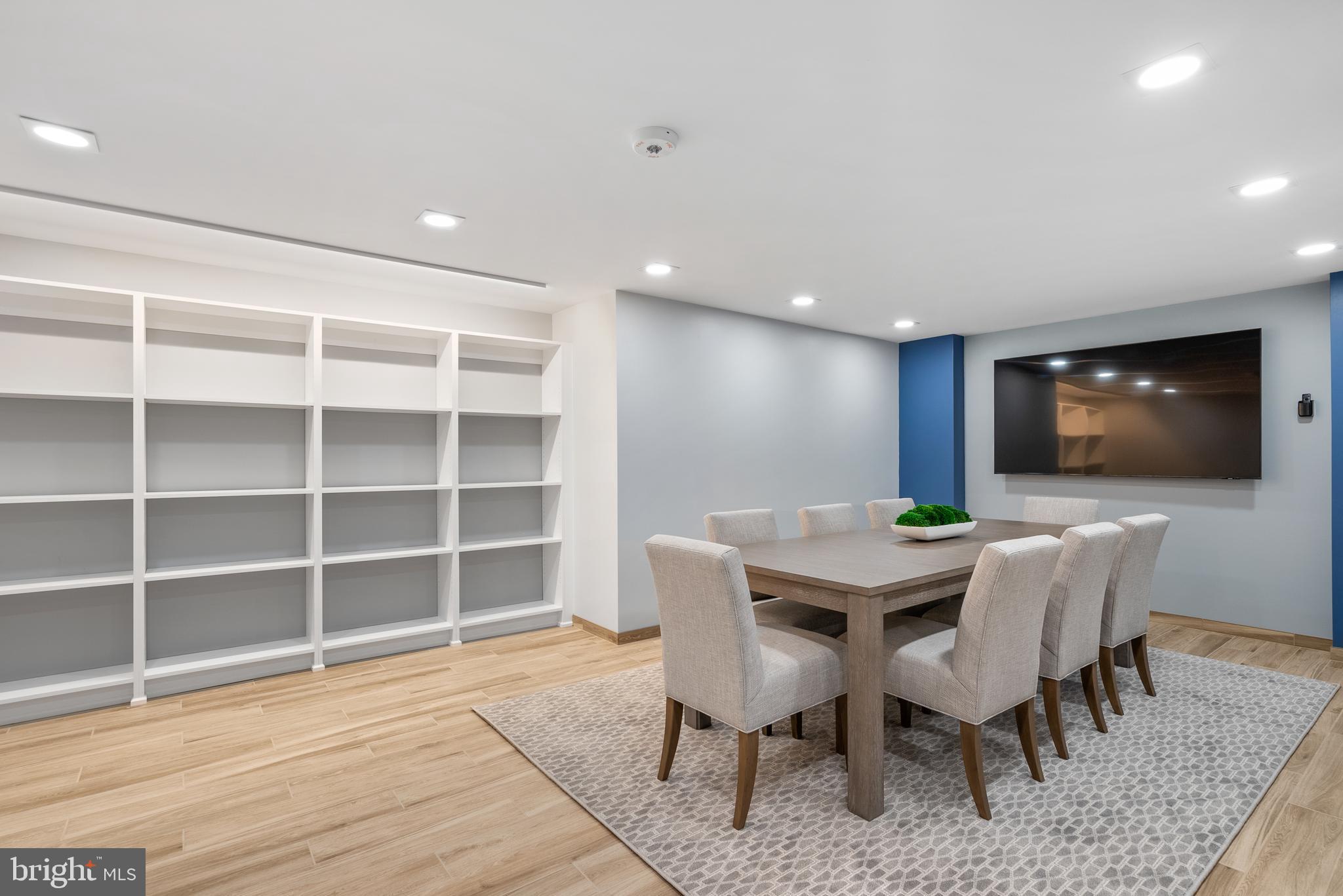 ENCORE OF MCLEAN - Residential