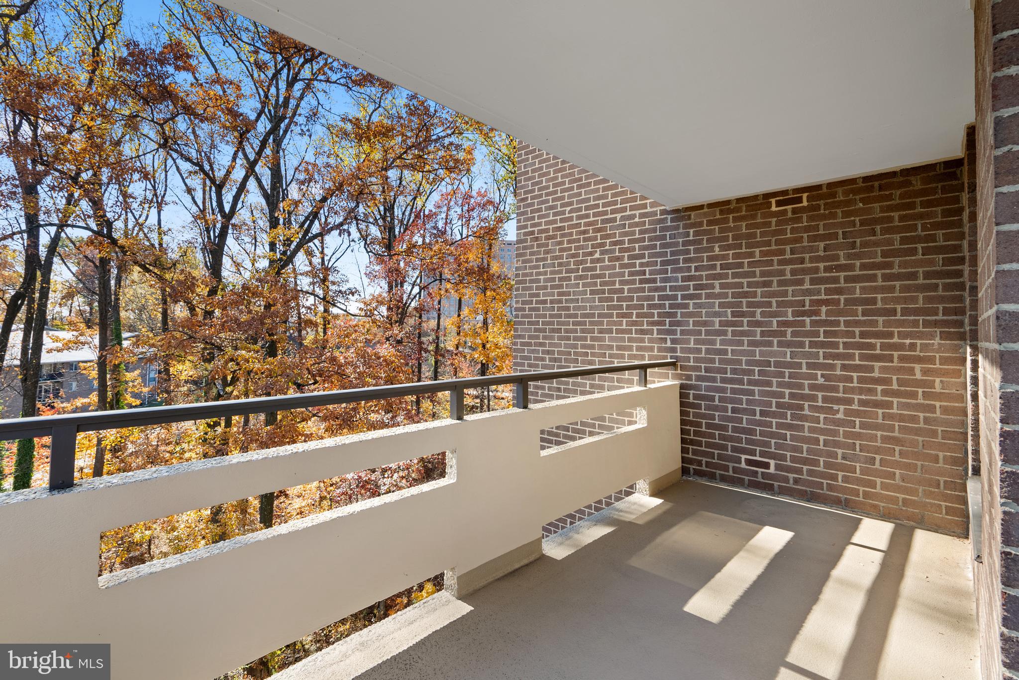ENCORE OF MCLEAN - Residential