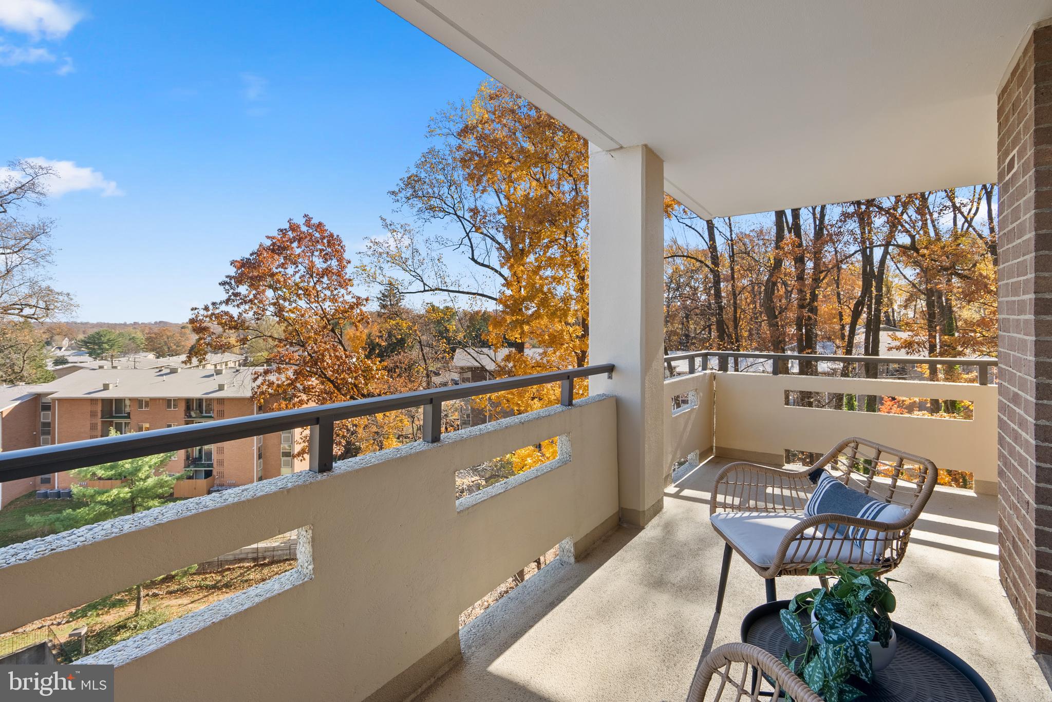 ENCORE OF MCLEAN - Residential