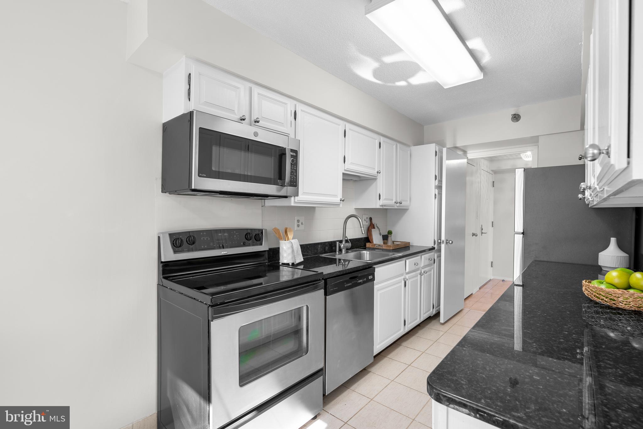 ENCORE OF MCLEAN - Residential