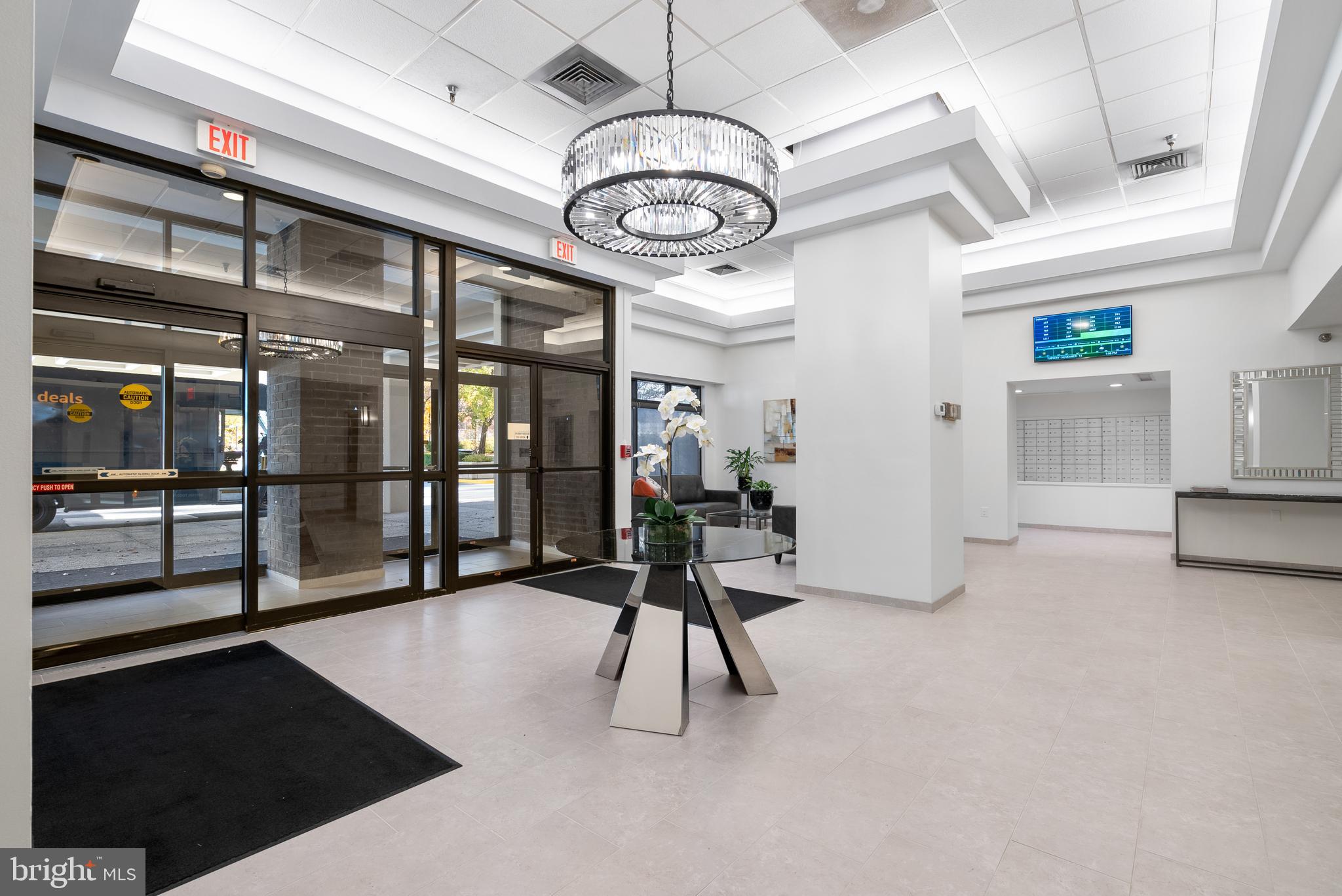 ENCORE OF MCLEAN - Residential