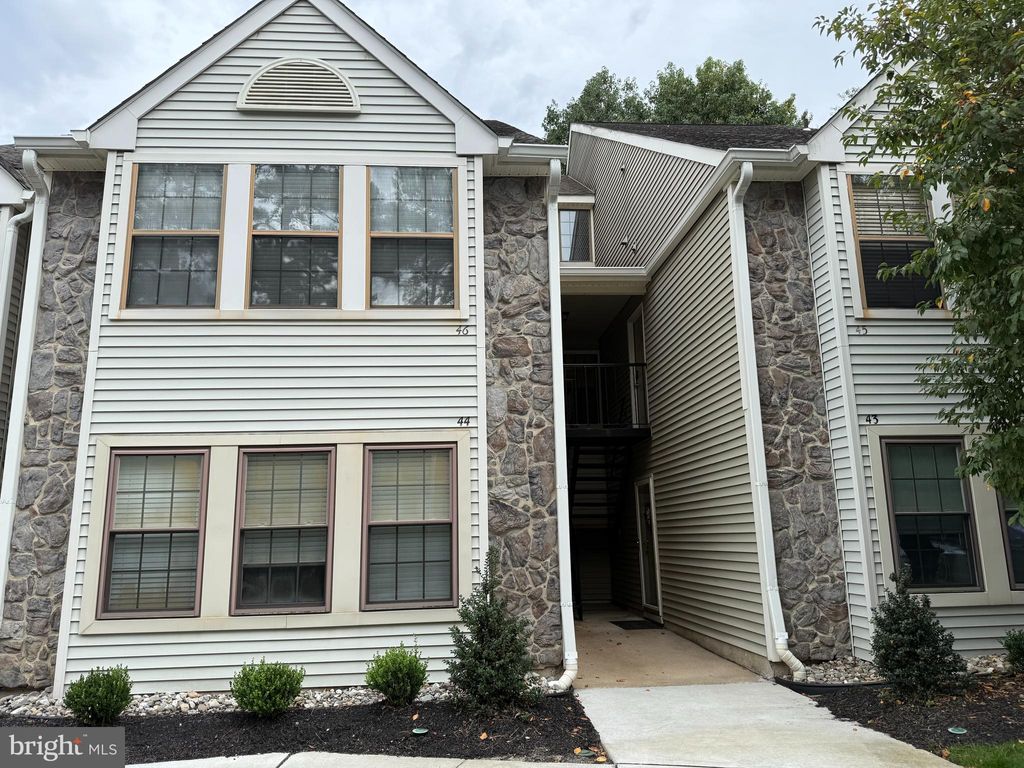 Photo of 46 Chelmsford Court, MARLTON, NJ 08053 (MLS # NJBL2096562)