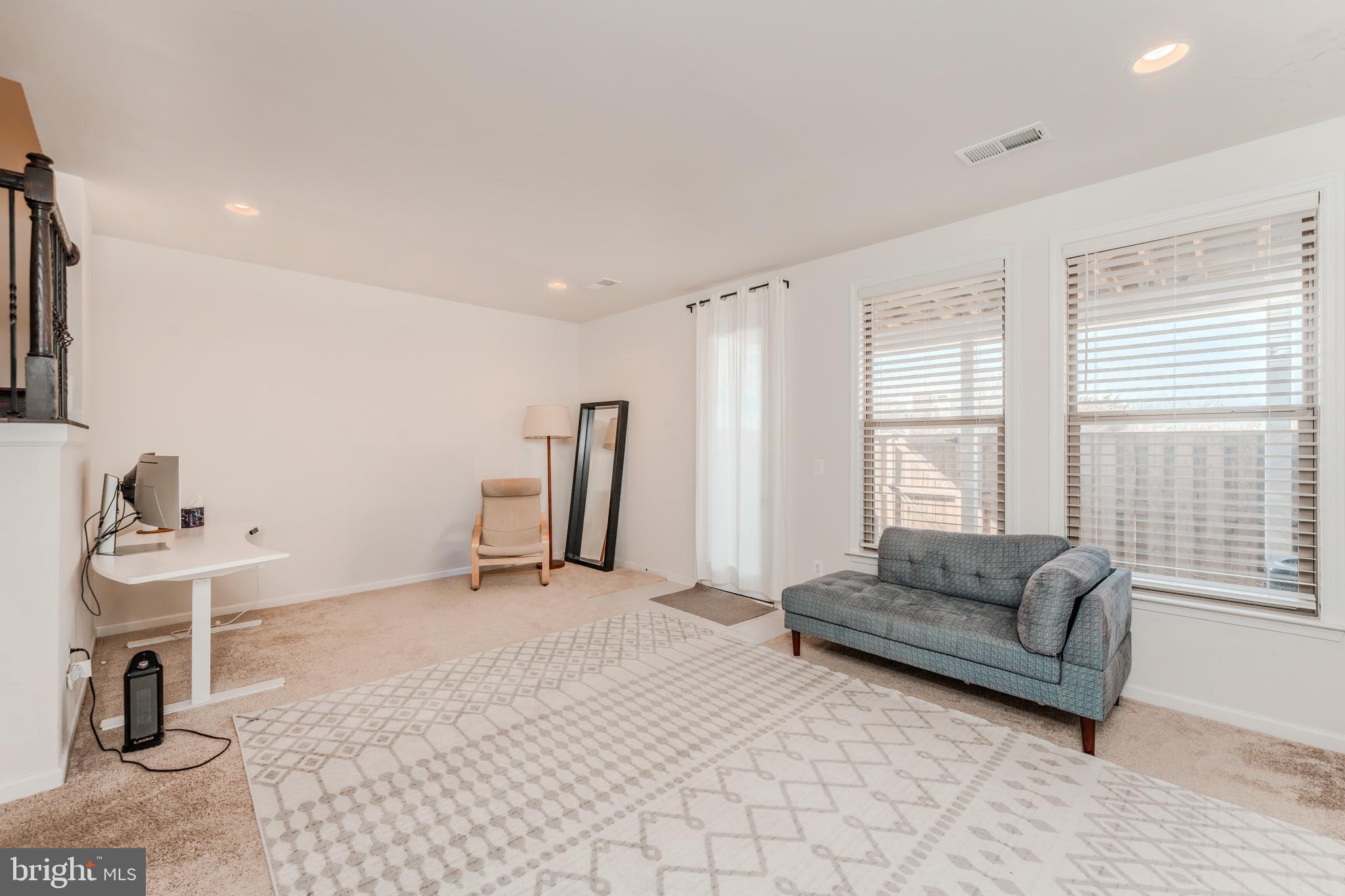 GATEWAY COMMONS - Residential Lease