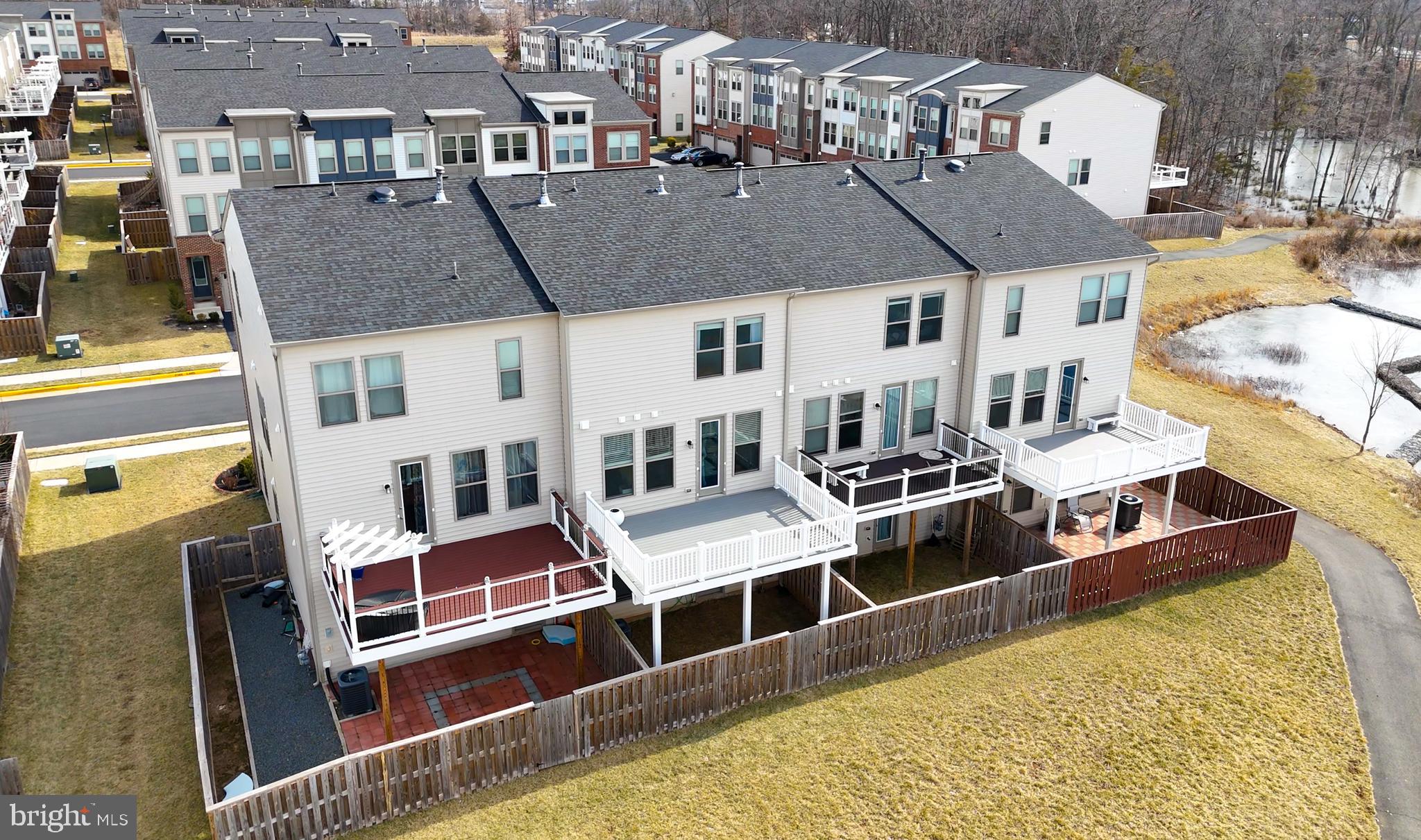 GATEWAY COMMONS - Residential Lease