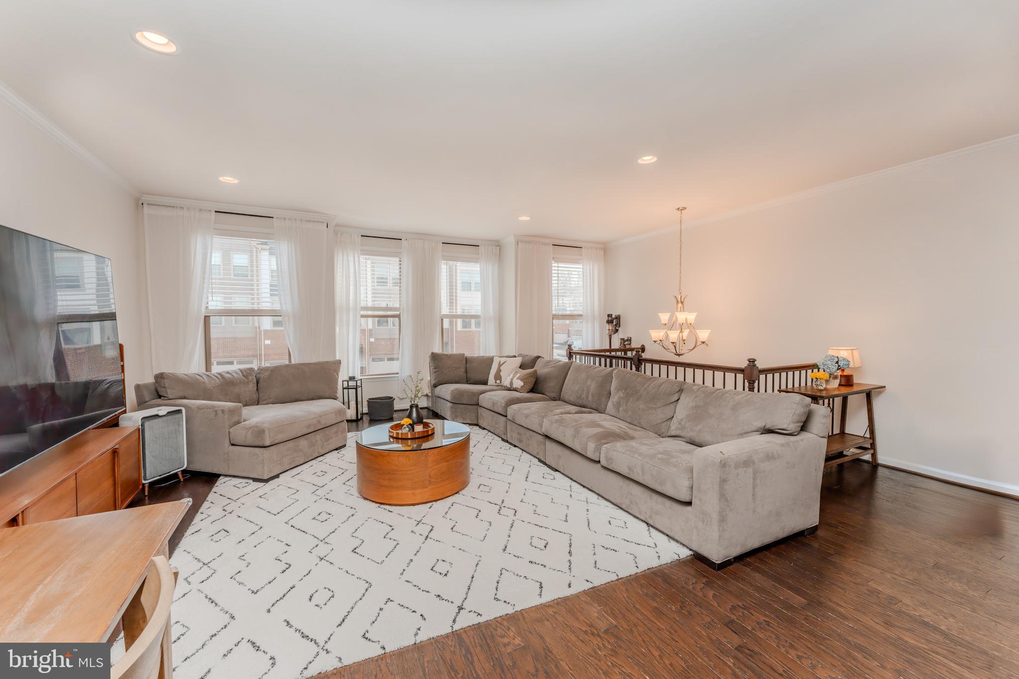 GATEWAY COMMONS - Residential Lease