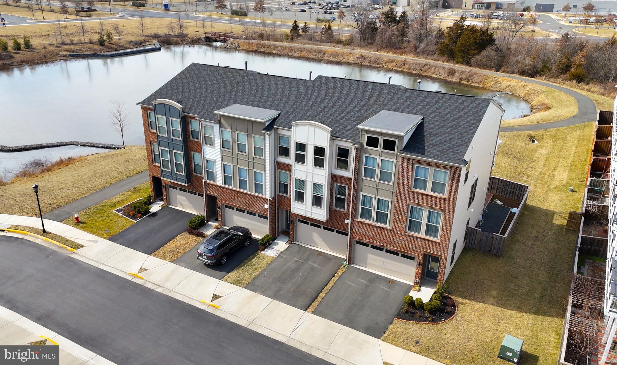 GATEWAY COMMONS - Residential Lease