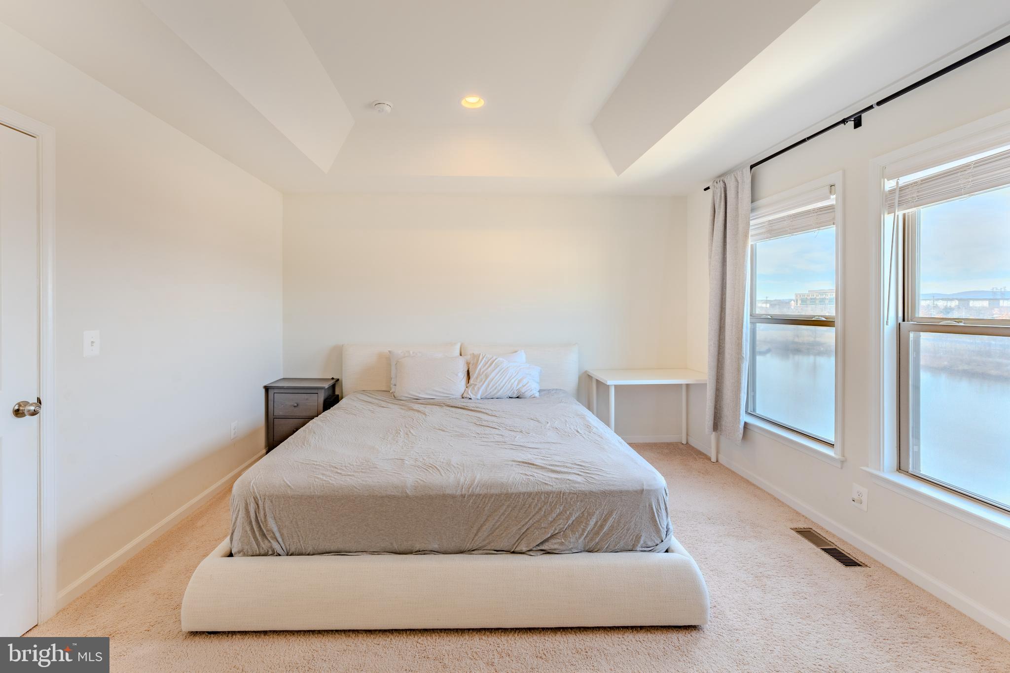 GATEWAY COMMONS - Residential Lease