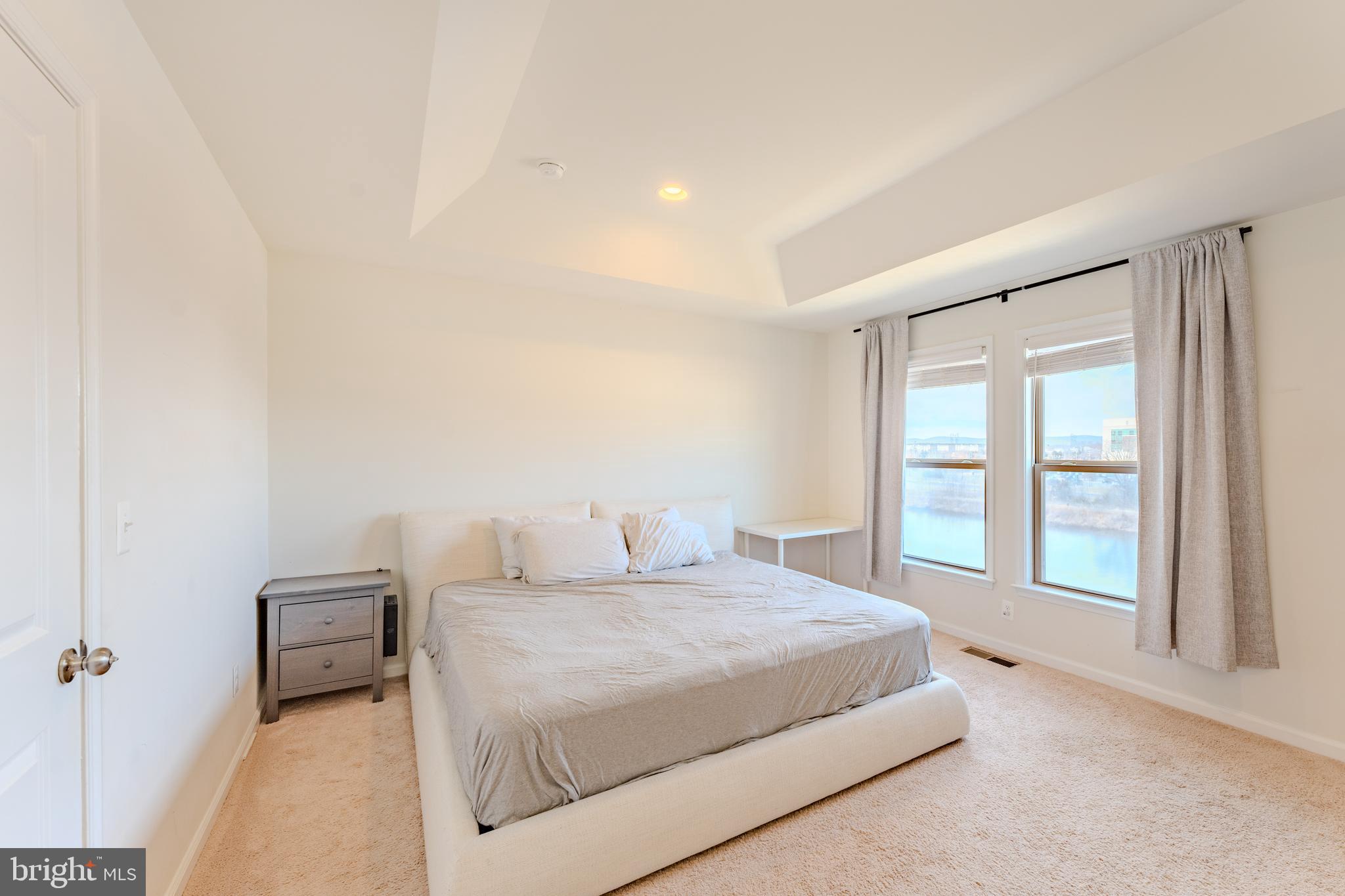 GATEWAY COMMONS - Residential Lease