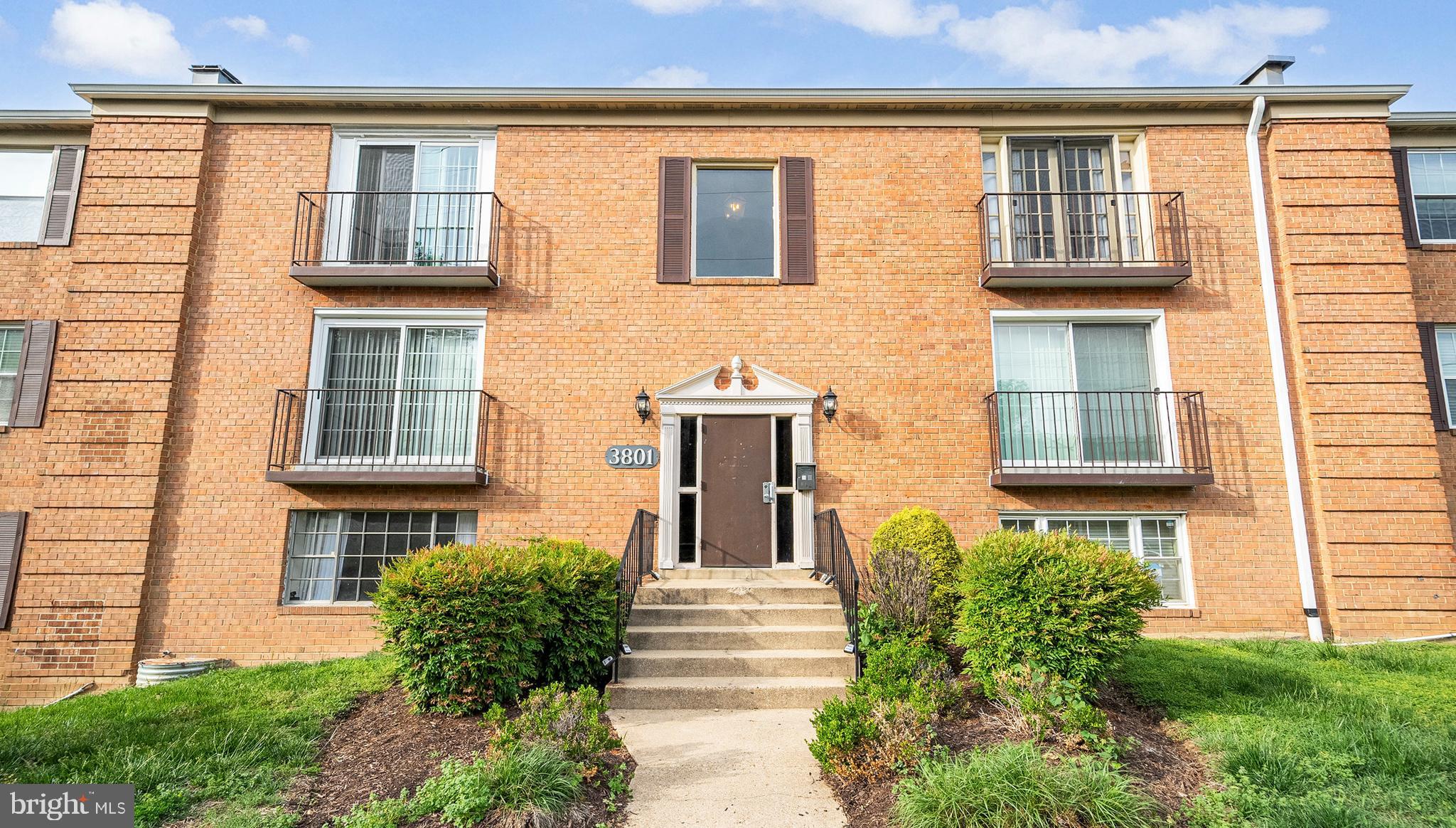 Welcome to this charming 2-bedroom, 1-bath condo that perfectly blends comfort and convenience. Step inside to discover a bright and spacious layout featuring a separate dining area and a cozy living room—ideal for both everyday living and entertaining guests. The kitchen is equipped with sleek stainless steel appliances, ready for all your cooking needs.
The generously sized master bedroom offers not one, but two closets, giving you ample storage space. Plush carpet flooring runs throughout the home, creating a warm and inviting atmosphere. Whether you're a first-time buyer, downsizing, or looking for a low-maintenance lifestyle, this home is a must-see!
Don’t miss out on the opportunity to make this well-maintained gem your own—schedule your tour today!