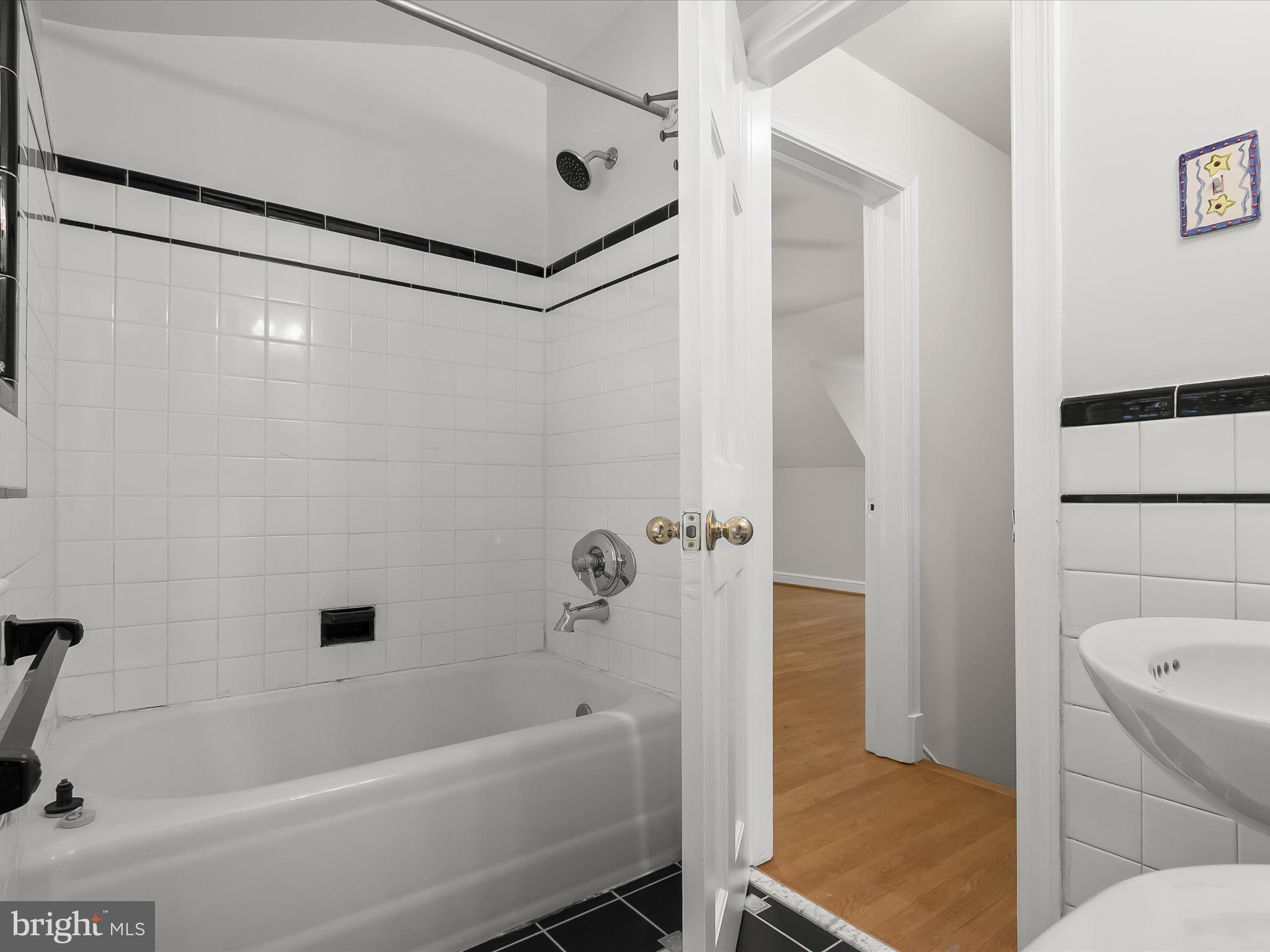 EDGEWOOD - Residential