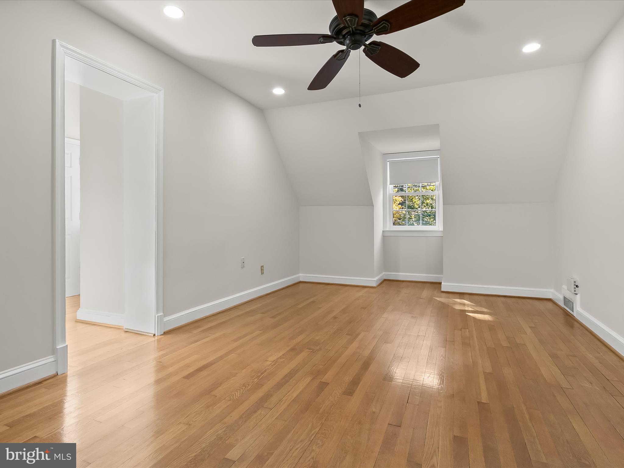 EDGEWOOD - Residential