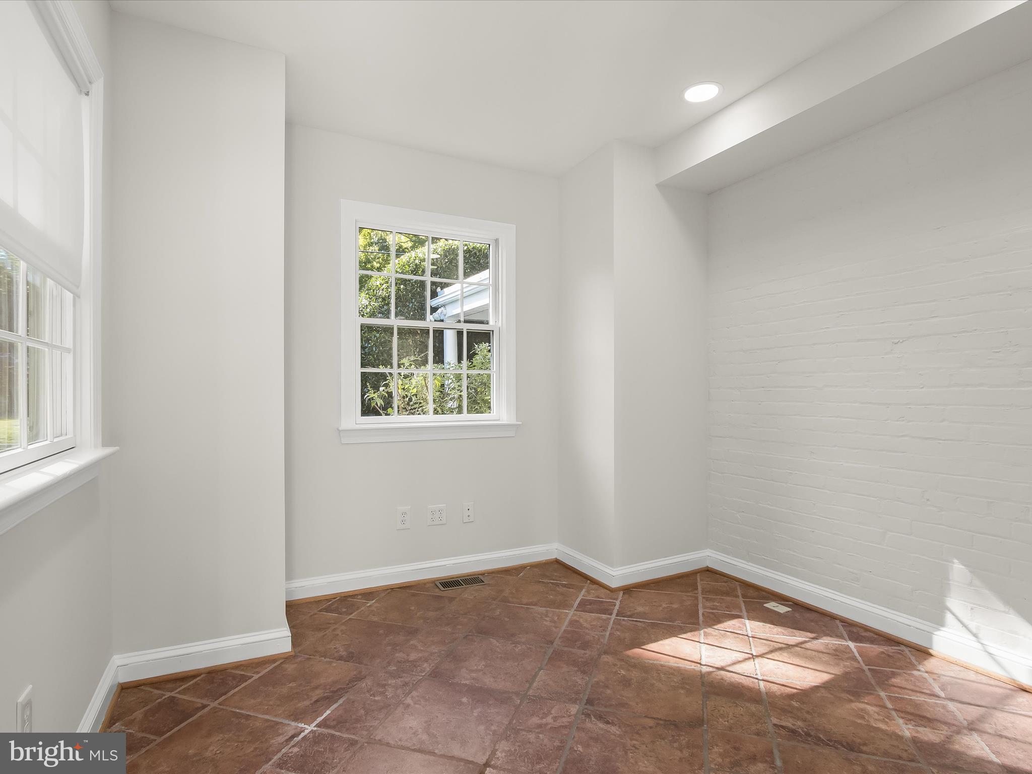 EDGEWOOD - Residential