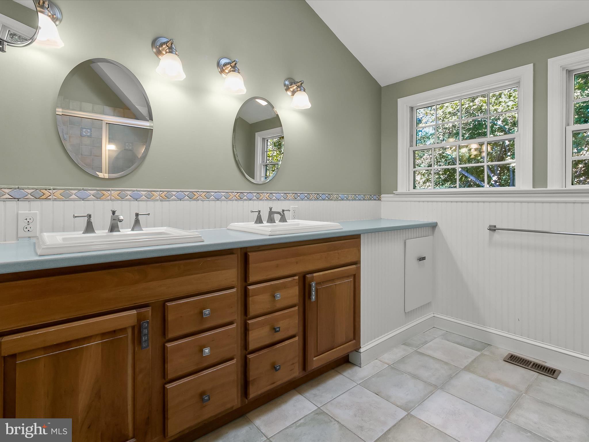 EDGEWOOD - Residential