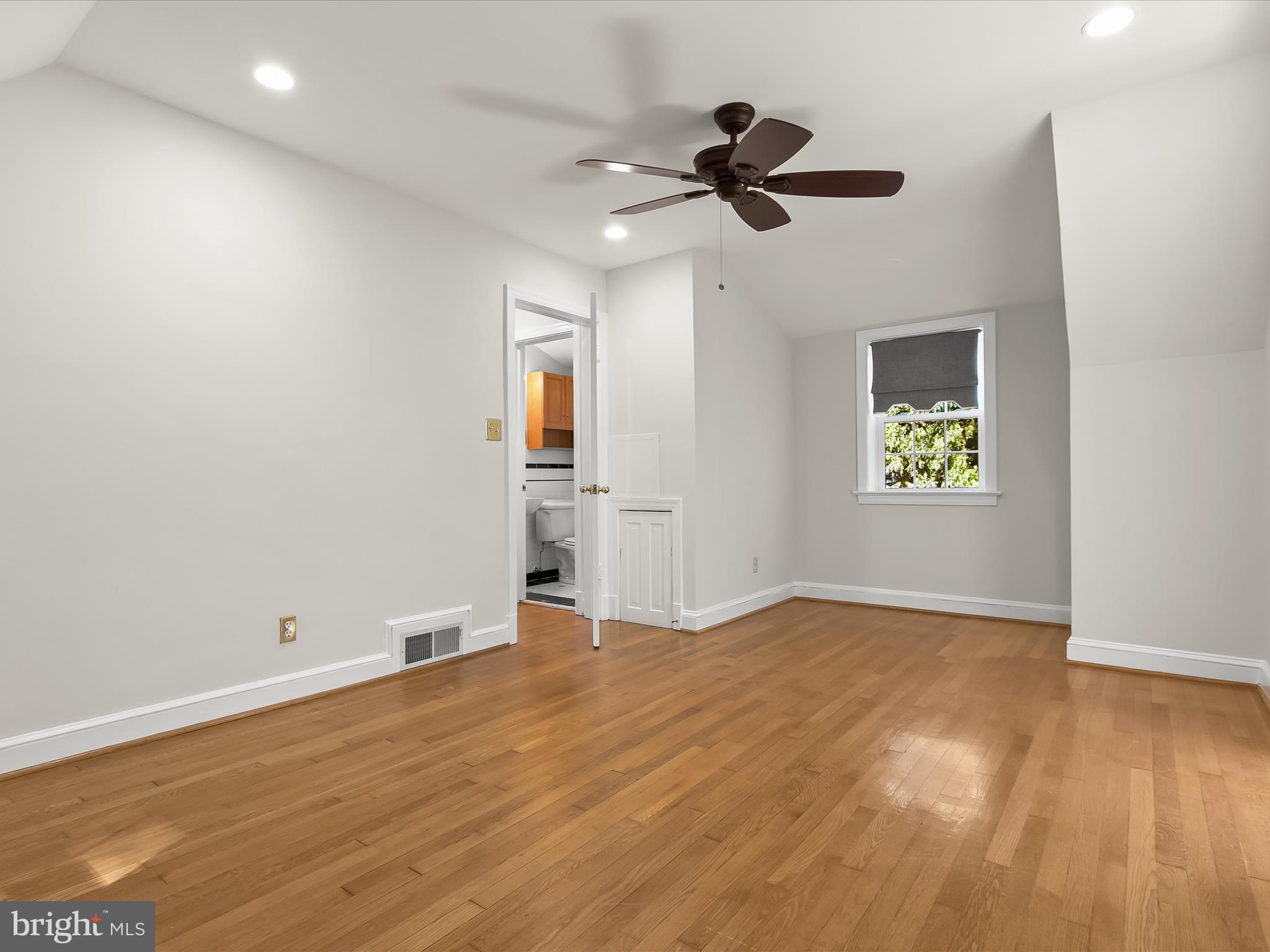 EDGEWOOD - Residential